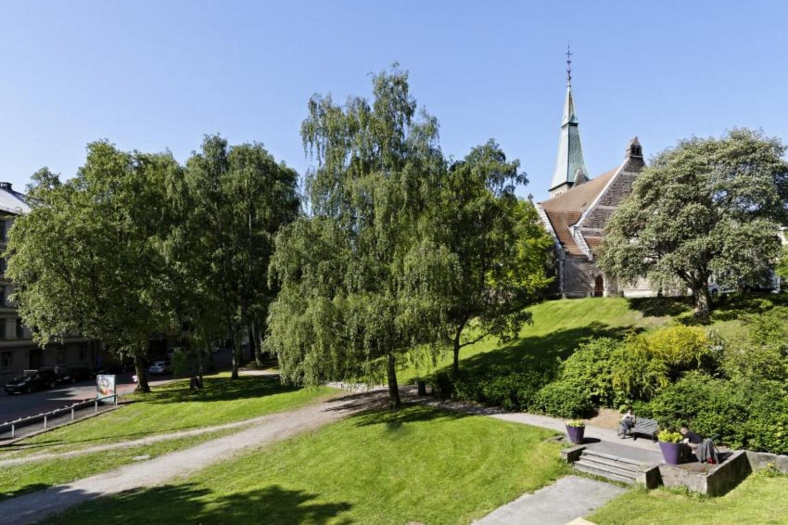 Stensparken som nærmeste nabo, byr på grønne lunger midt i byen - et naturlig samlingspunkt for både avslapning og sosiale sammenkomster. Galleribilde