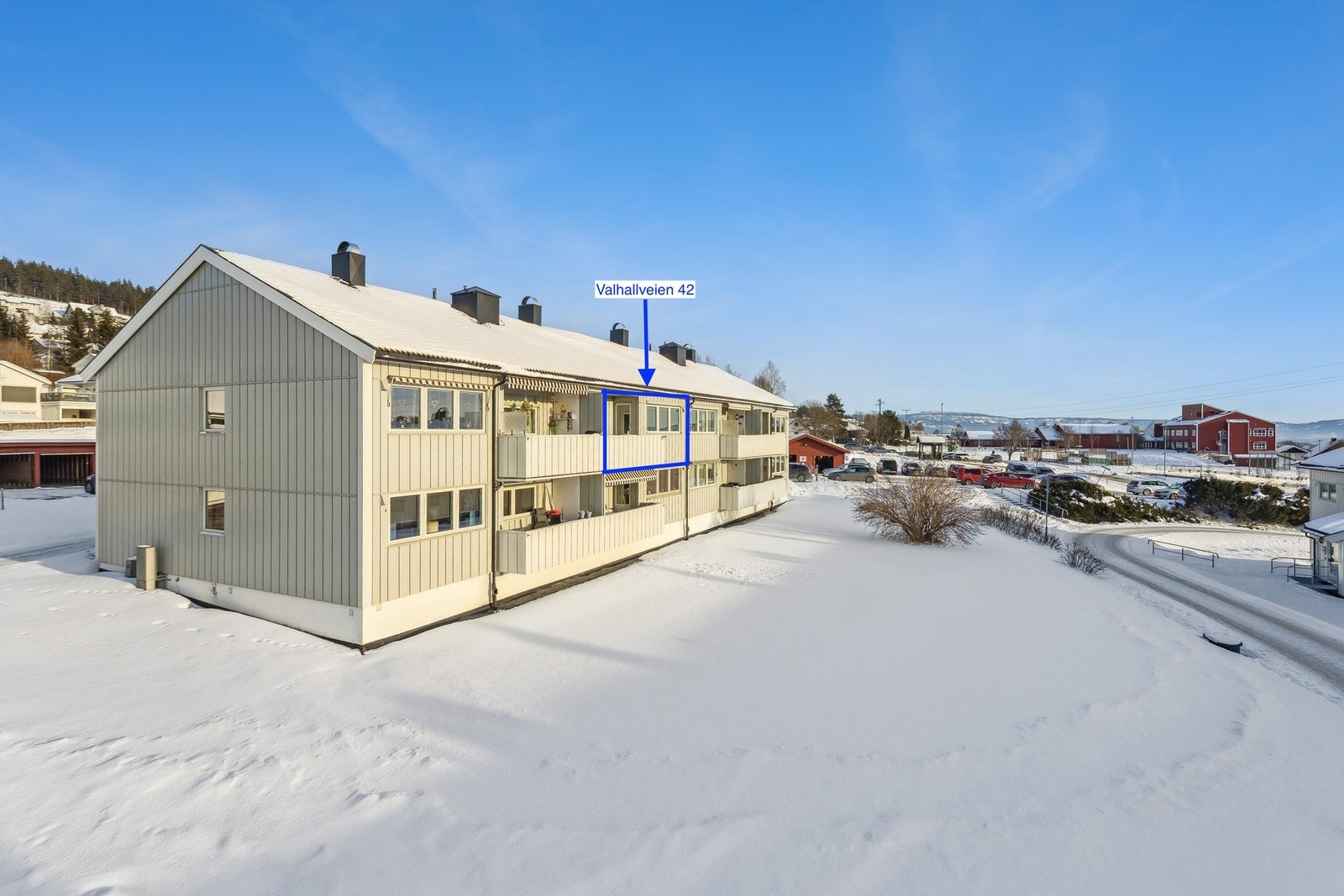 Velkommen til hyggelig visning av denne fine leiligheten i dette hyggelige borettslaget! Galleribilde