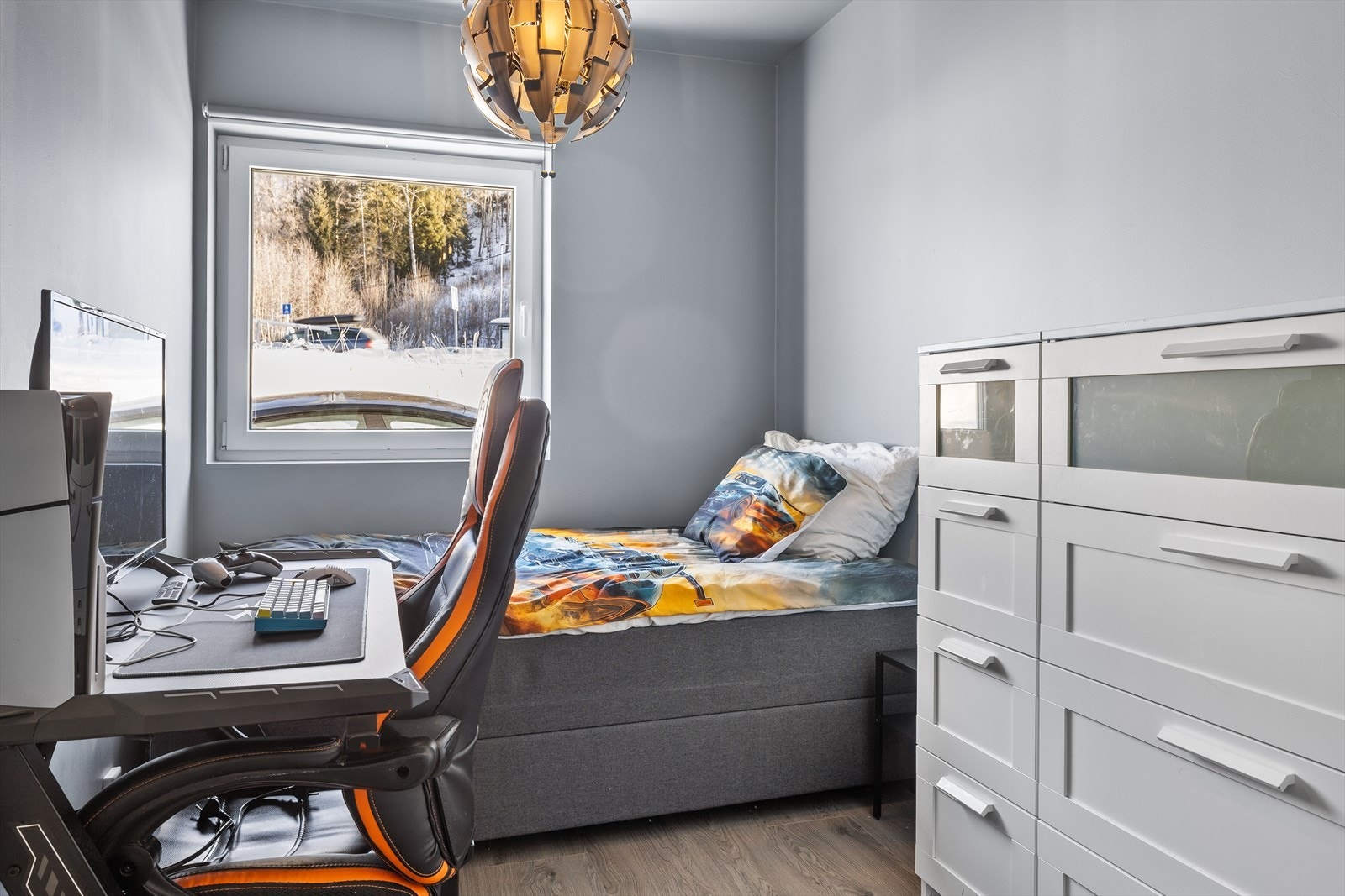 Med tre soverom egner ett seg ypperlig for gjesteværelse, barnerom eller hjemmekontor. Galleribilde