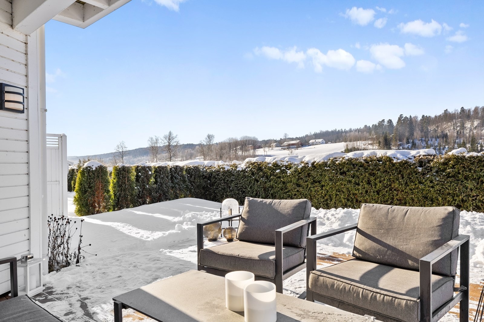 Leiligheten ligger mot vest og får rikelig med sol. Galleribilde