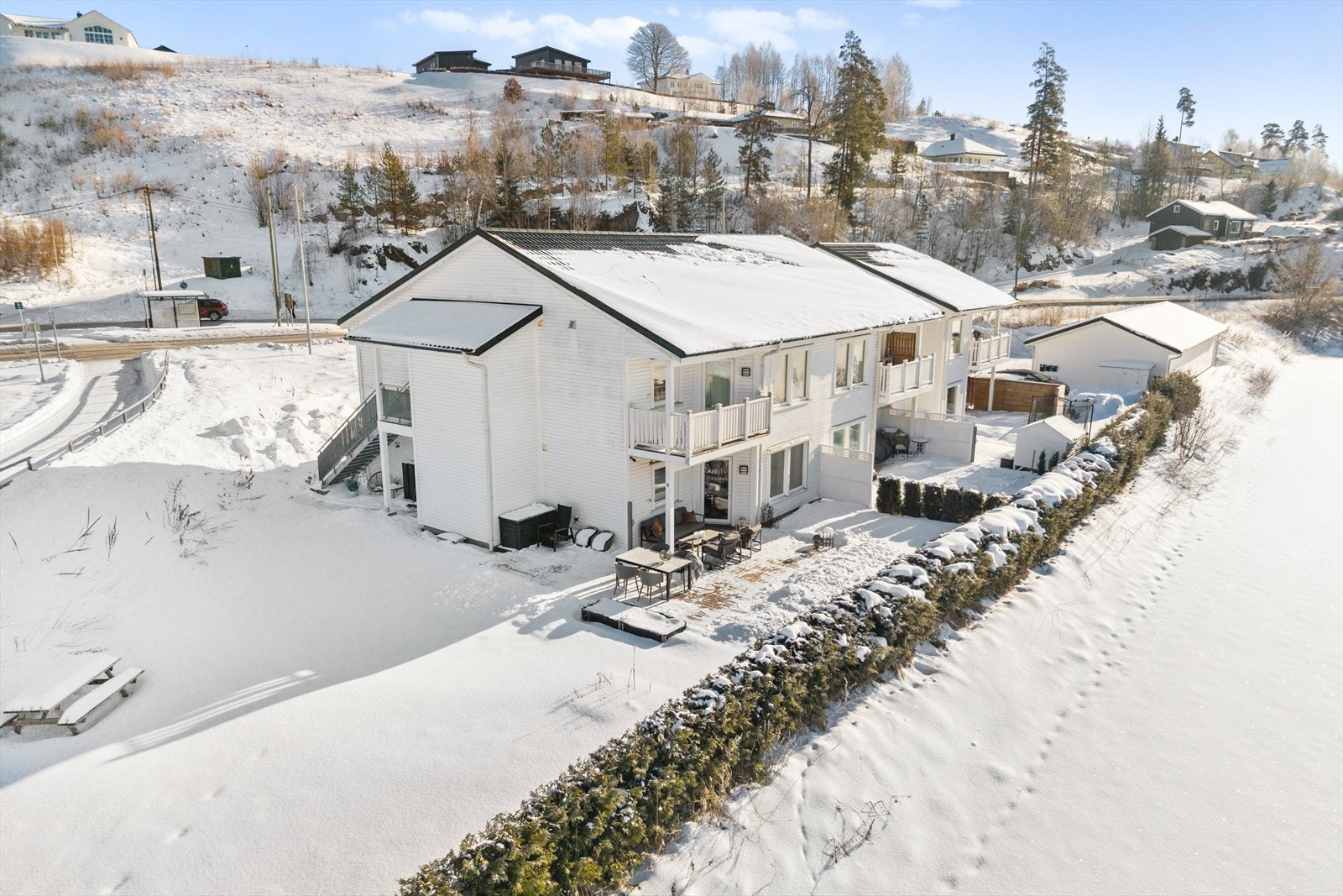 Her får du mange av kvalitetene du trenger i hverdagen, en gjennomgående løsning og god standard! Galleribilde