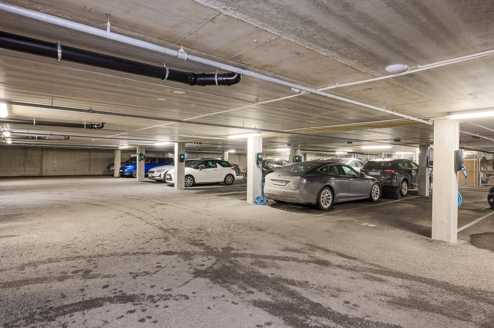 Leiligheten disponerer en praktisk ekstern bod samt fast parkeringsplass med elbil-lader i felles garasjeanlegg. Galleribilde
