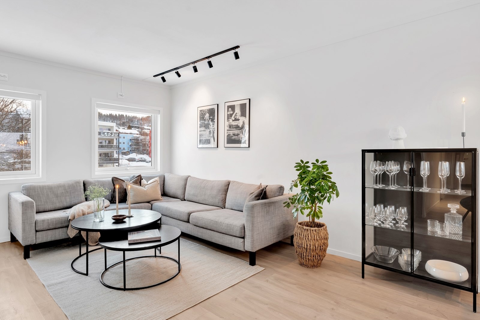 En lys og fin 4-roms med vestvendt balkong og attraktiv beliggenhet på Håpet. Galleribilde