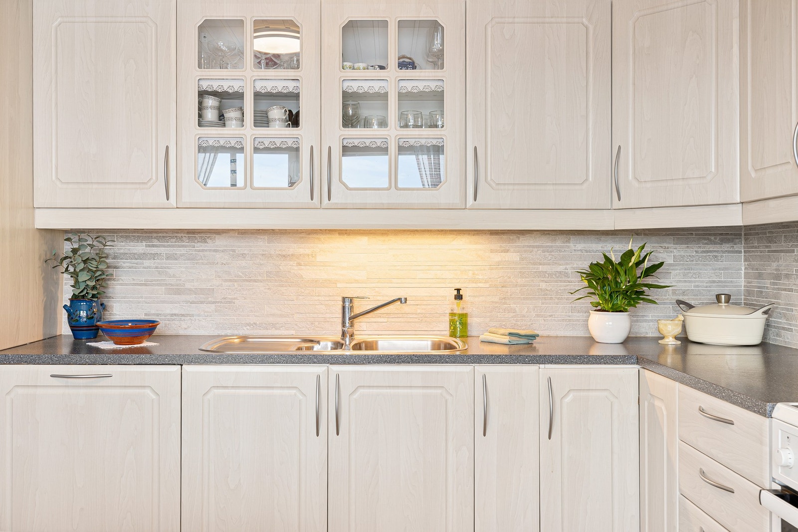 Kjøkkenet ble oppgrader i 2010 med nye fronter og benkeplate. Galleribilde