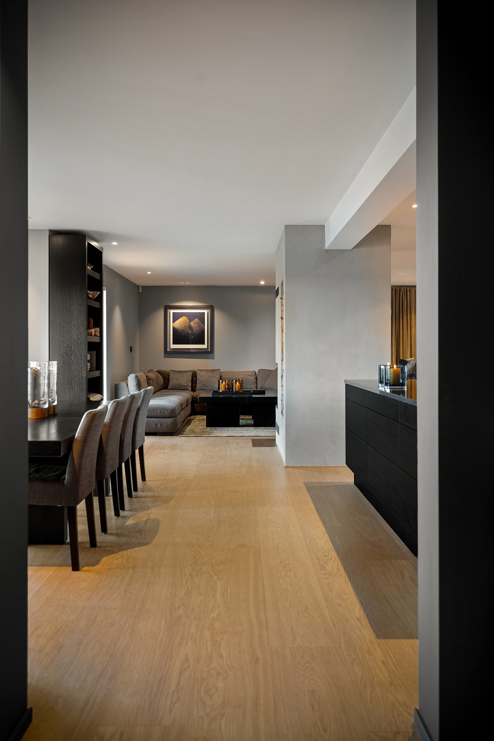 I forlengelse av stuen og kjøkkenet er det en flott vinterhage med utsikt mot vest Galleribilde