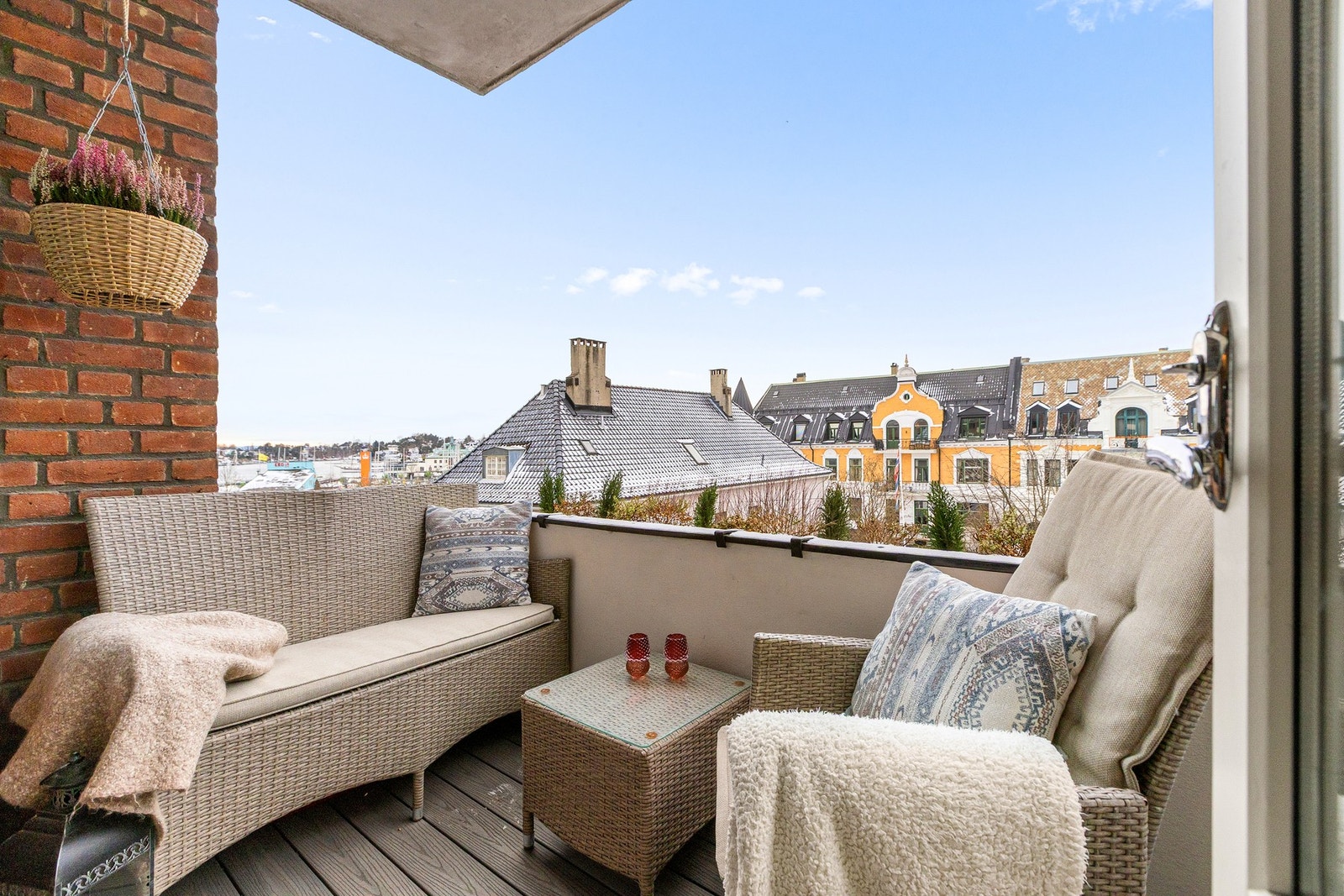 Lys 4-roms leilighet med balkong og sjøutsikt mot Bygdøy. Galleribilde