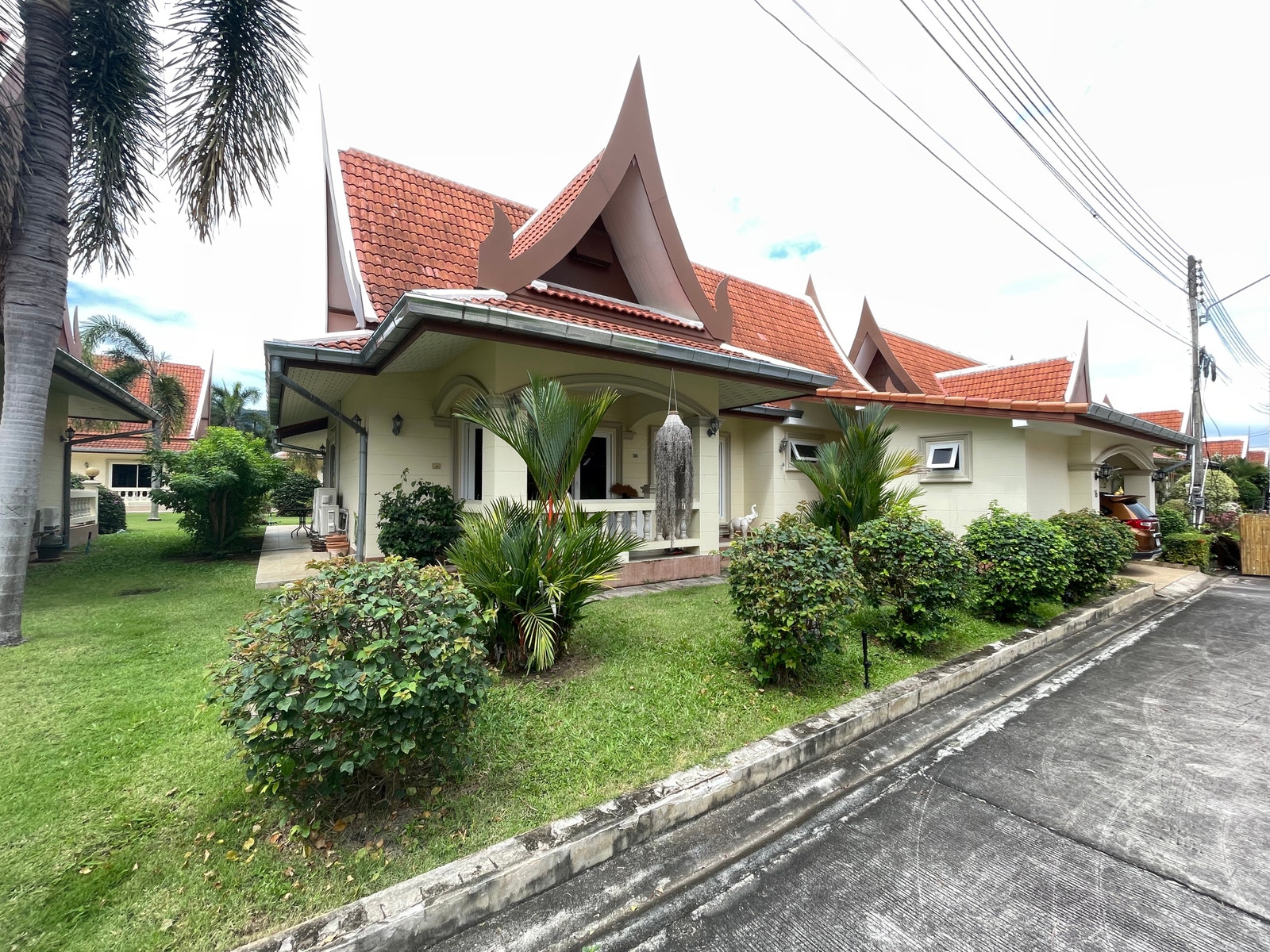 Villa sett fra innkjøring Galleribilde