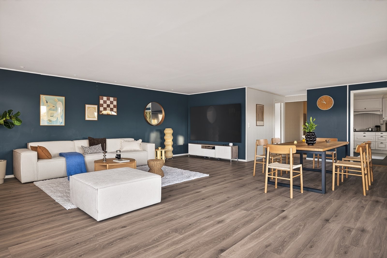 Detaljer | W Eiendomsmegling. Galleribilde