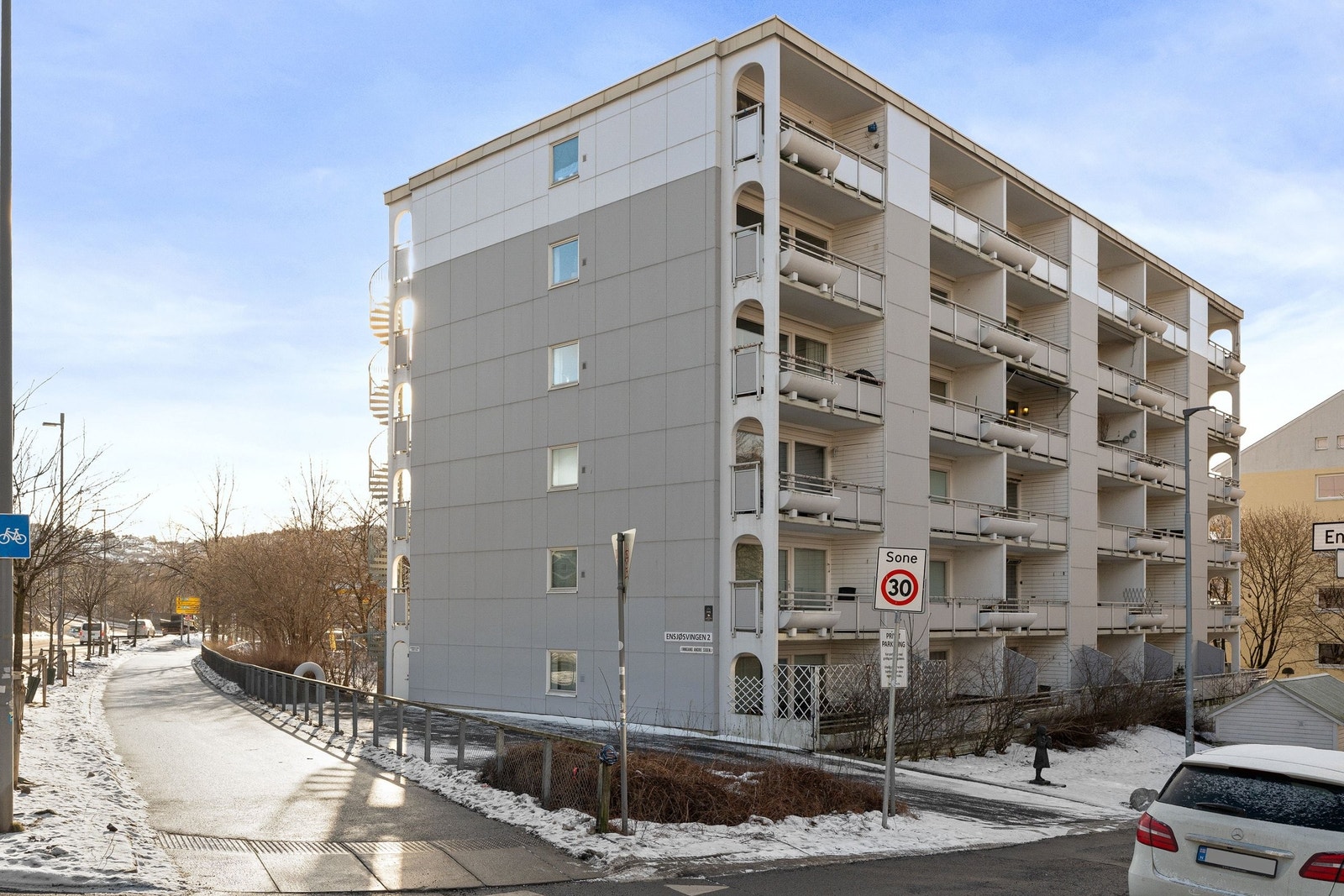 Gjennomgående leilighet med kort vei til kollektiv Galleribilde