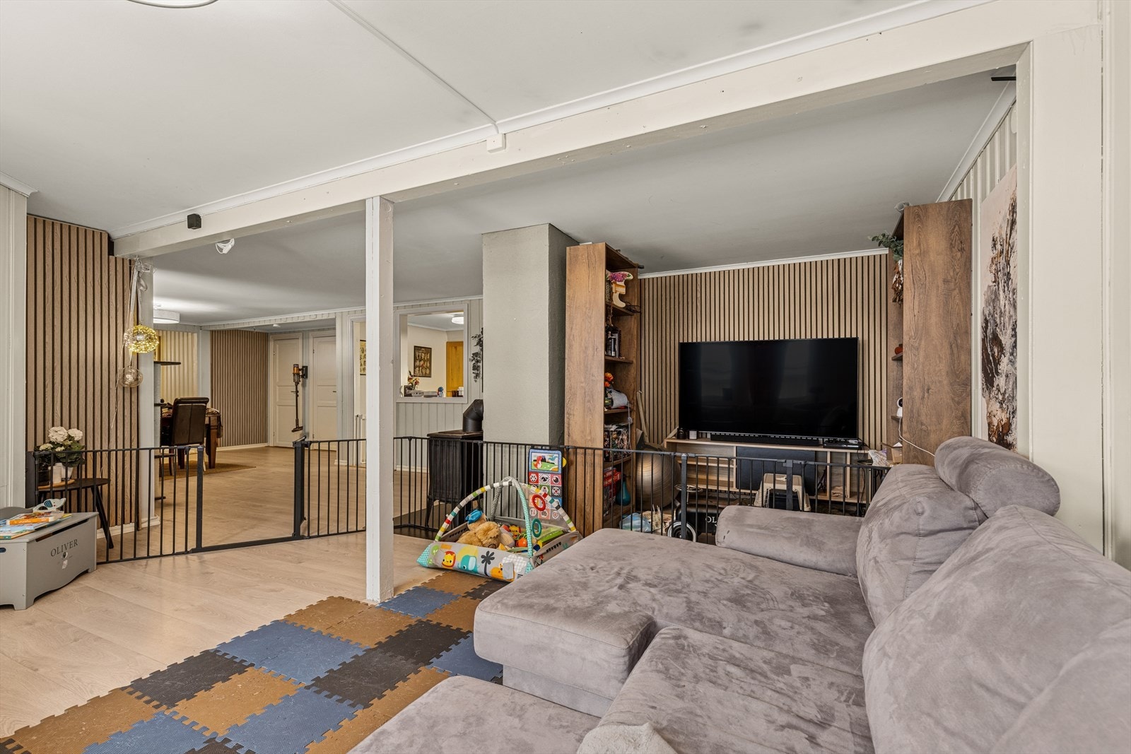 Sofa og tv finner fort sin naturlige plass. Galleribilde