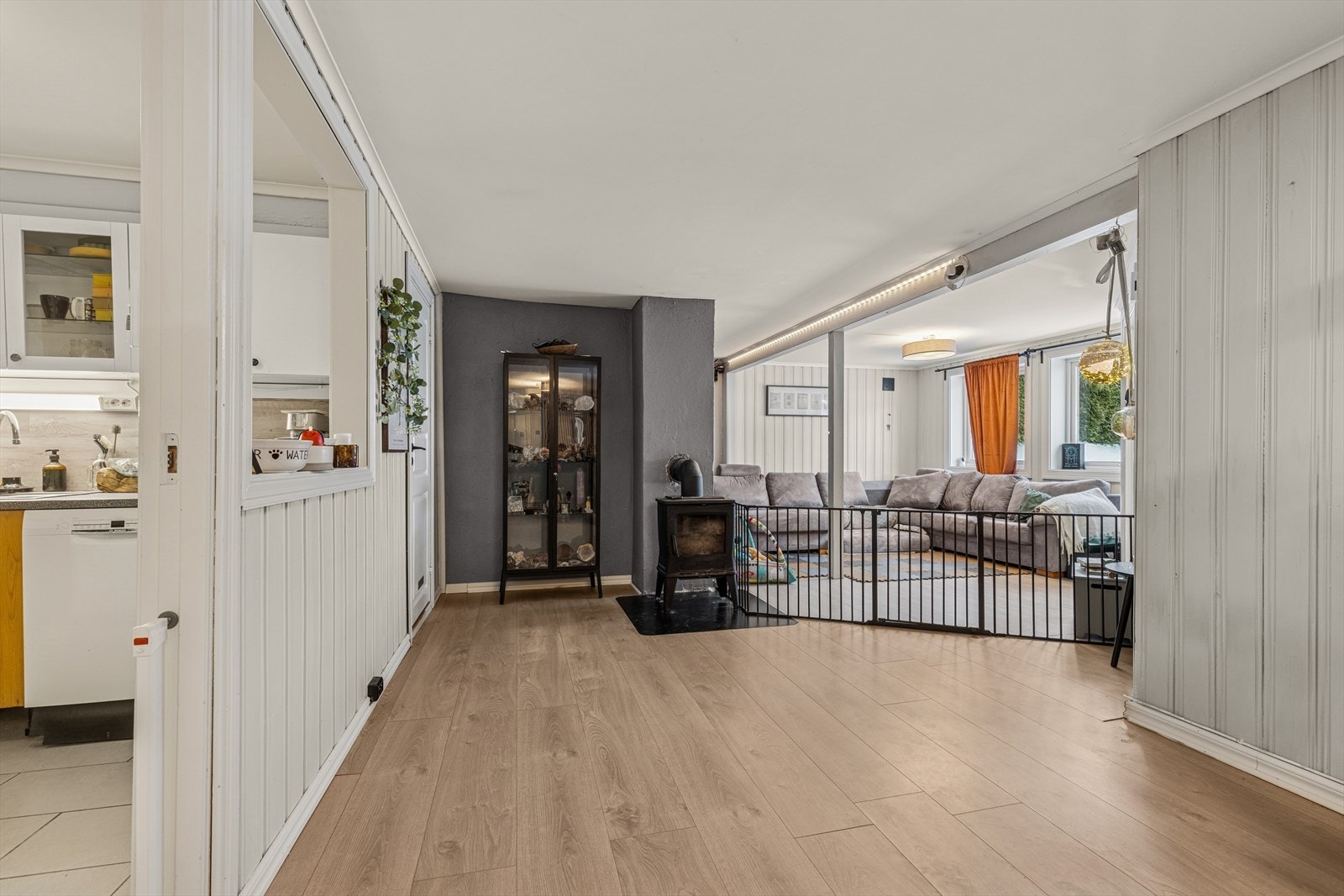 Peisovnen varmer godt på kalde dager. Galleribilde