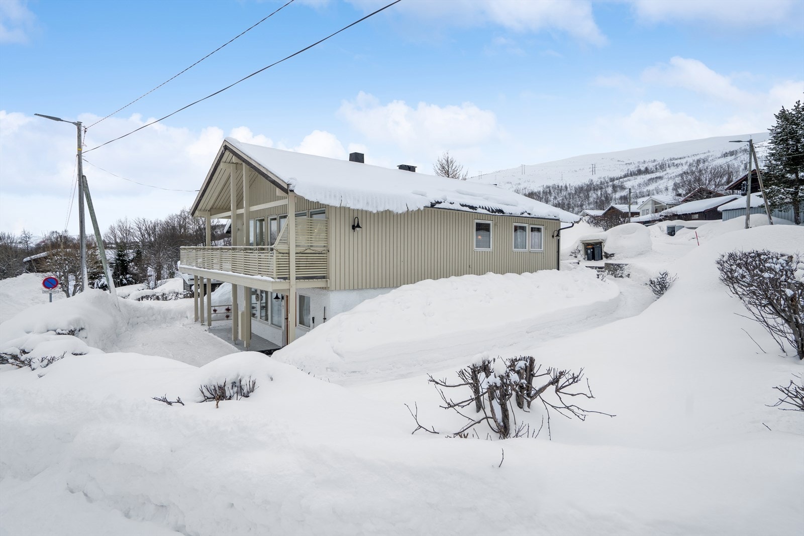 Velkommen til en velholdt enebolig på Kvaløysletta. Galleribilde