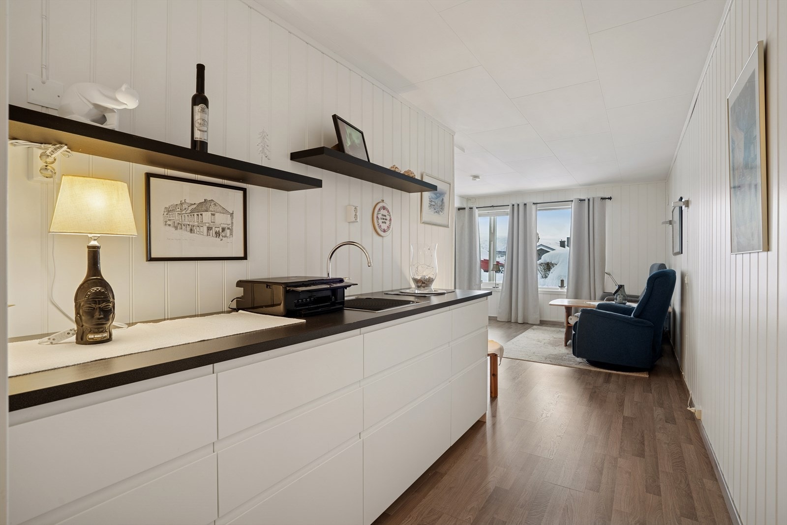 Kjøkkeninnredning i kjellerstue. Galleribilde