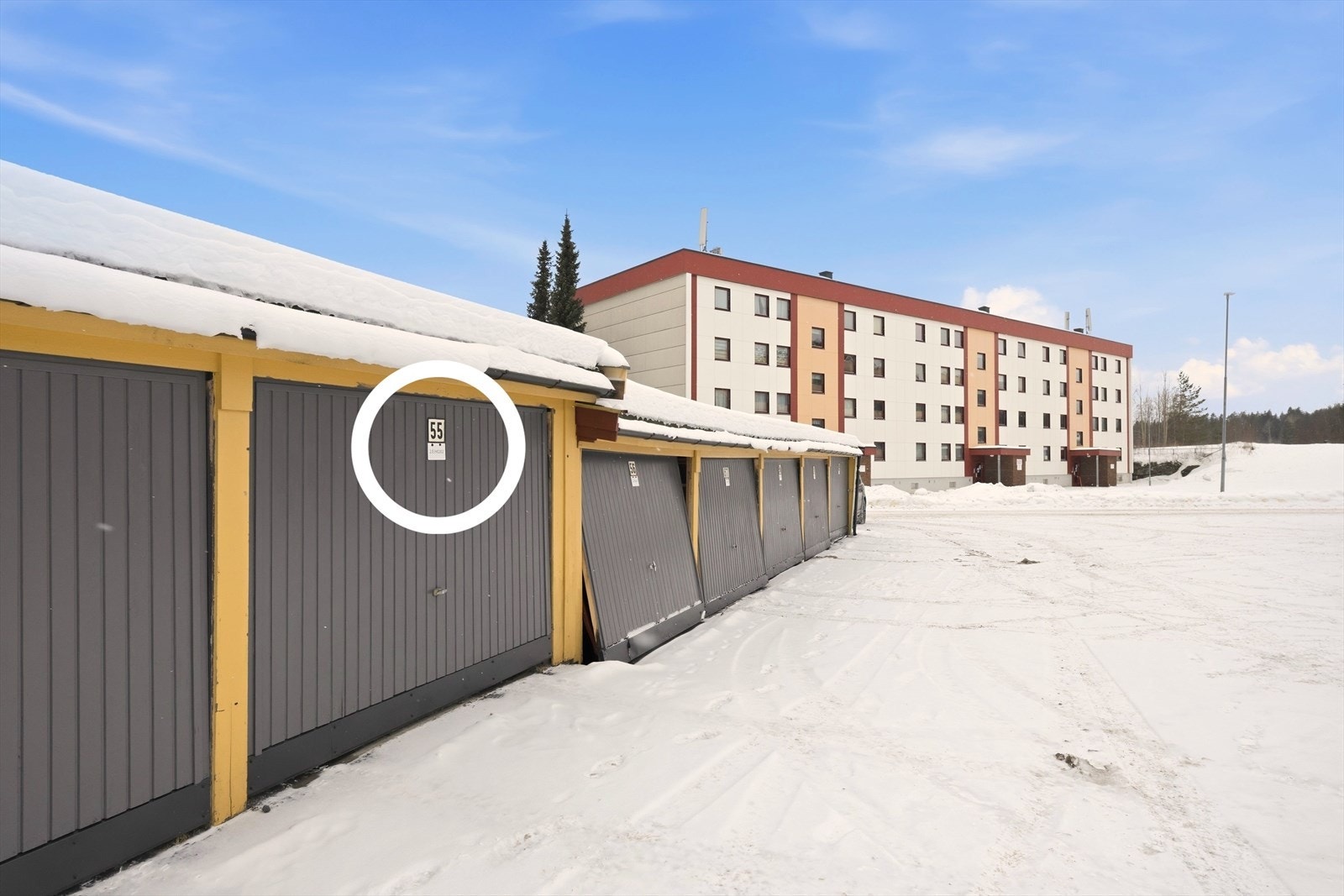 Garasje merket med nr. 55 medfølger - elbillader installert (kr 299,- pr mnd + forbruk - kan iflg selger sies opp om det ikke er behov) Galleribilde