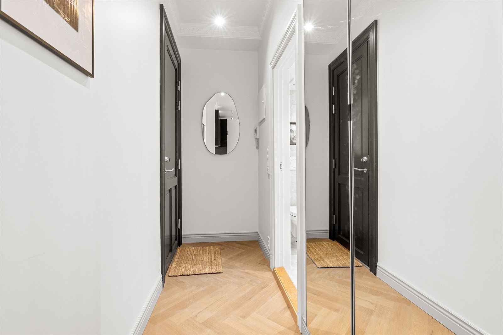 Det er montert porttelefon. Velkommen til visning! Galleribilde