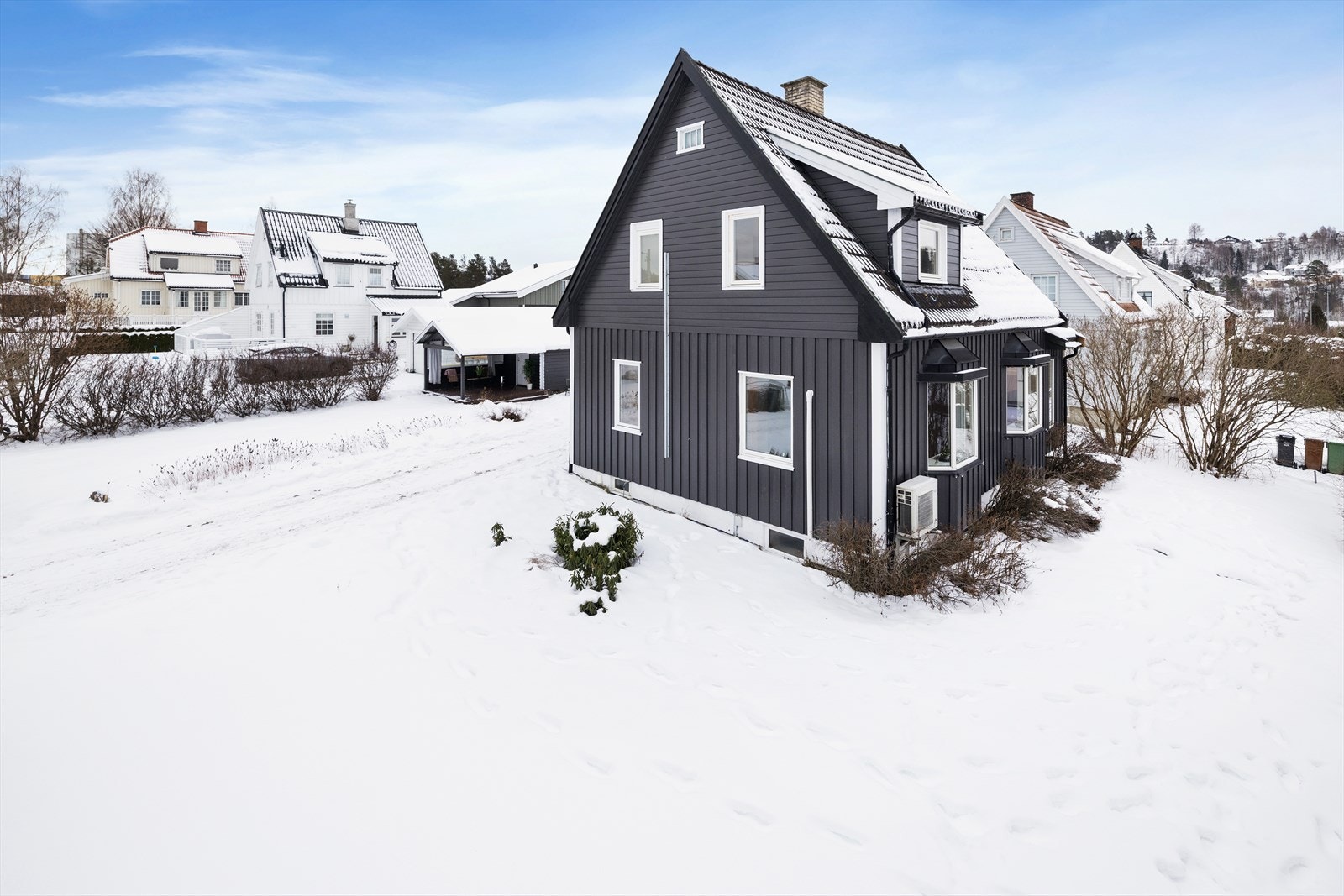 Boligen ble utvendig malt i 2025. Galleribilde