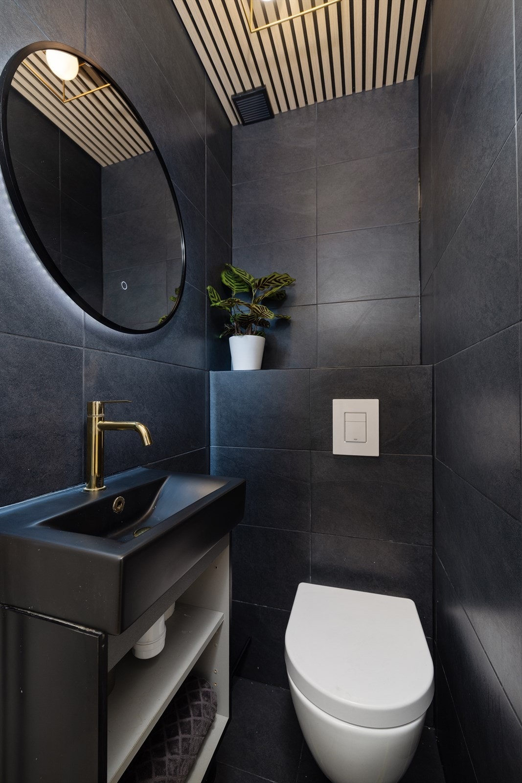 Toalettrom i første etasje, pusset opp i 2024. Galleribilde