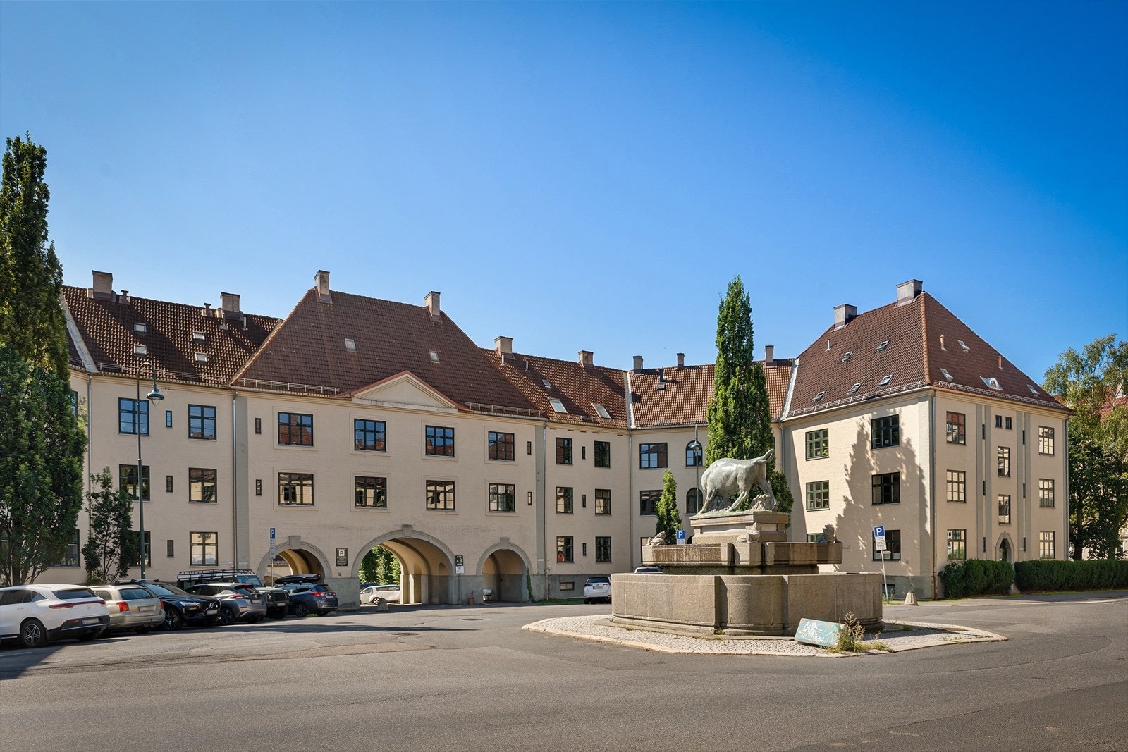 Velkommen til ærverdige Italiagården, med fantastisk beliggenhet midt i hjertet av Torshov Galleribilde