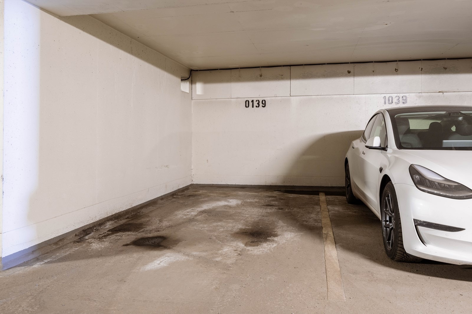 Det medfølger en fast parkeringsplass i felles garasjeanlegg. Galleribilde