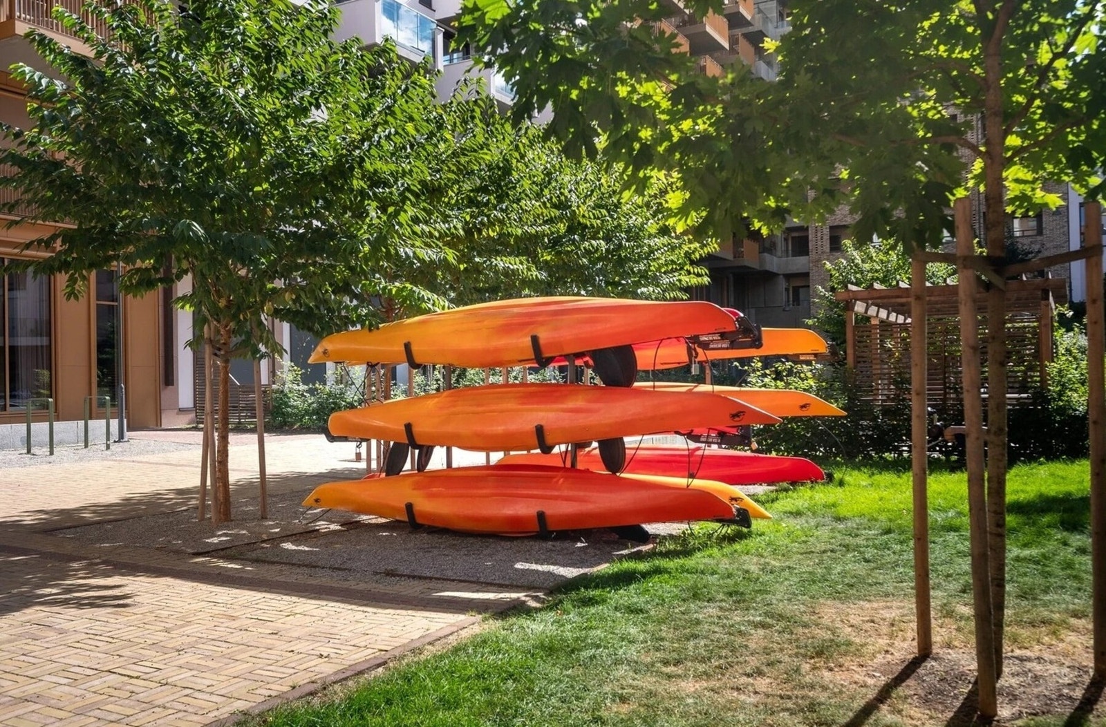 Området får en unik identitet med kajakkbrygger, sosiale møteplasser og parker. Galleribilde