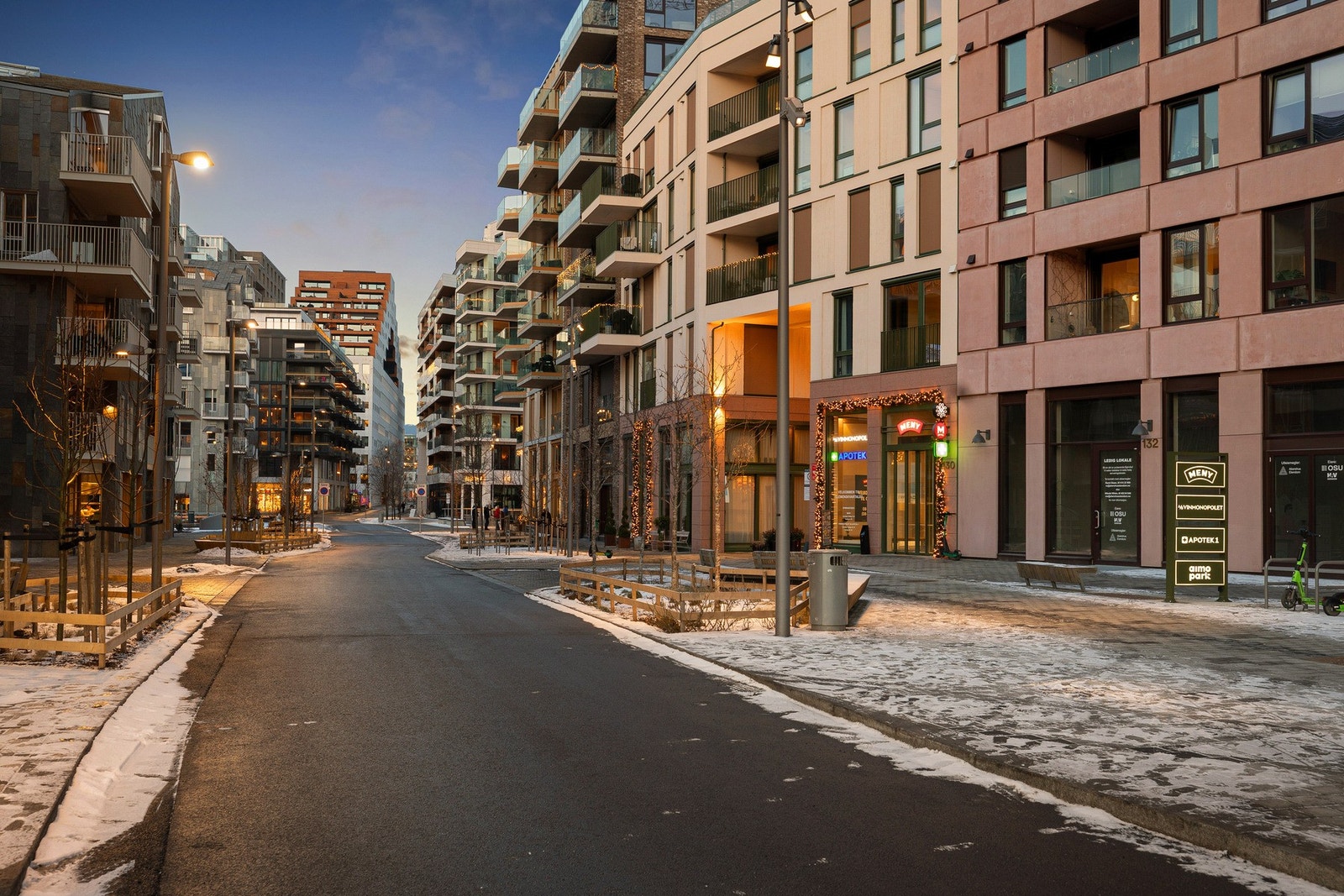 Her bor du fredelig til, samtidig som du har bylivets puls og kvaliteter rett utenfor døren. Galleribilde