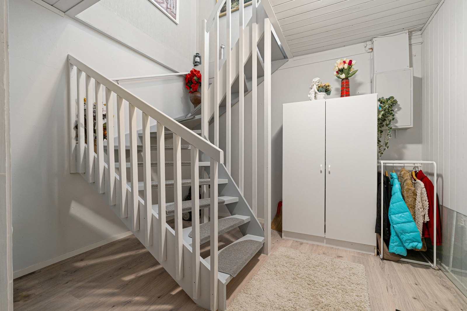 Kjelleretasjen er på 44 kvm med svært gode oppbevaringsmuligheter. Galleribilde