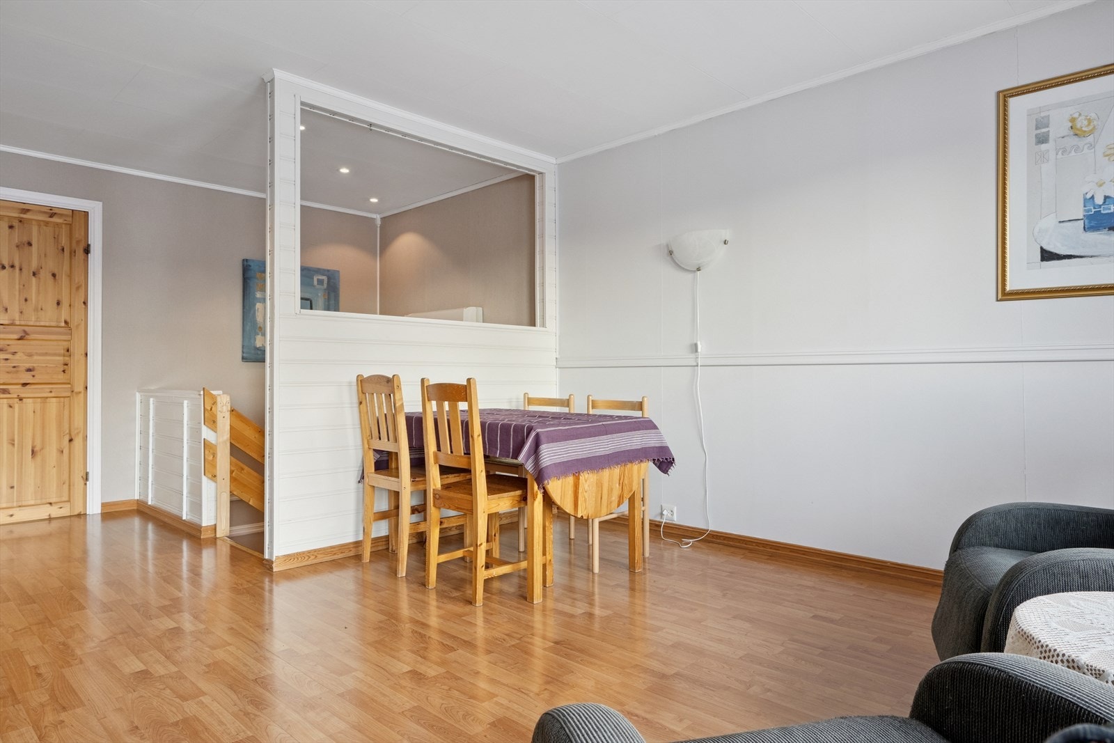 Veldrevet borettslag med lave felleskostnader på kr. 6.881,- pr. mnd. Lav andel fellesgjeld. Galleribilde