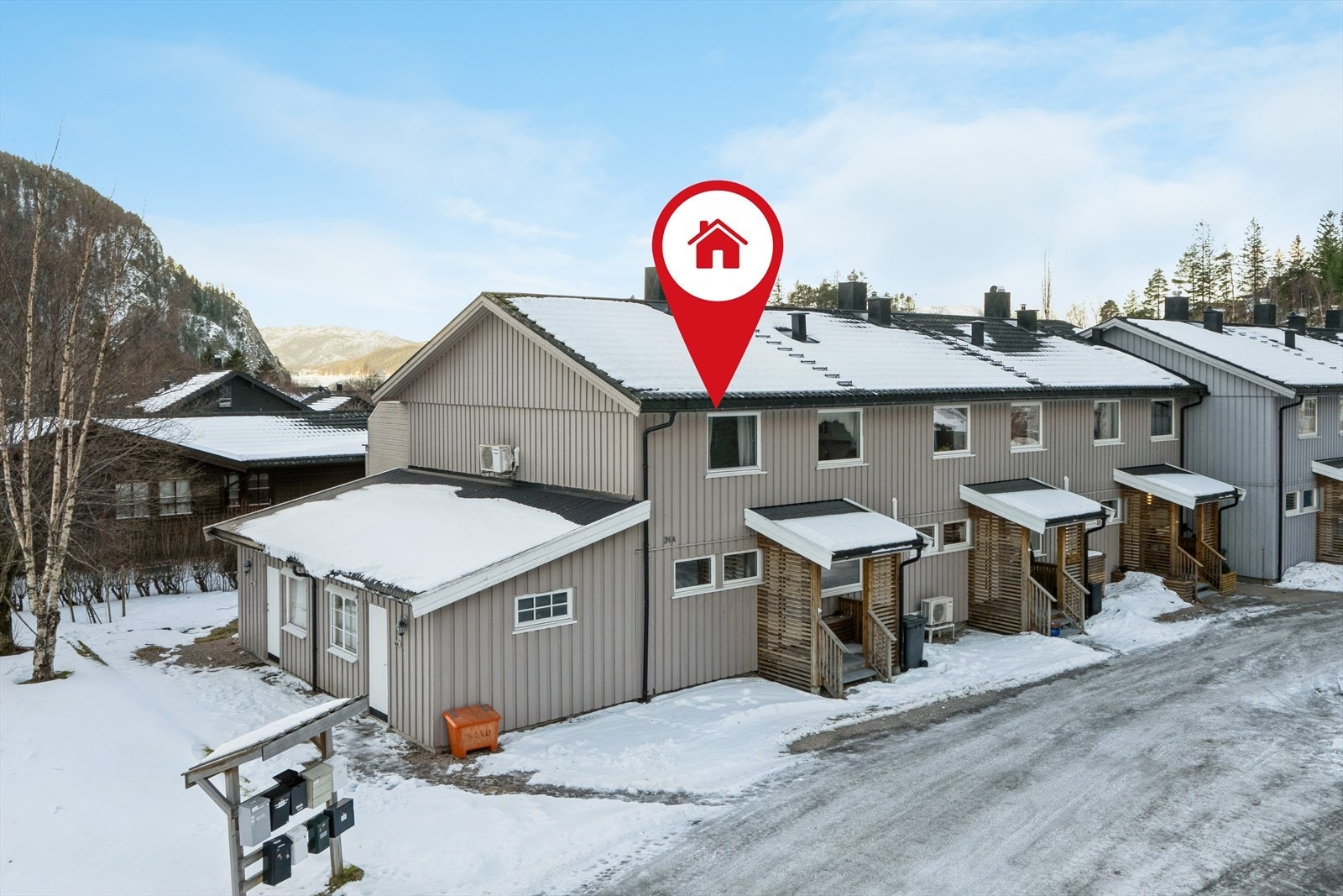 Velkommen til Soleievegen 24A. Barnevennlig BRL-Rekkehus fra 1982 på 125 kvm. Foto: EFKT v/ Line Ottesen Berre Galleribilde