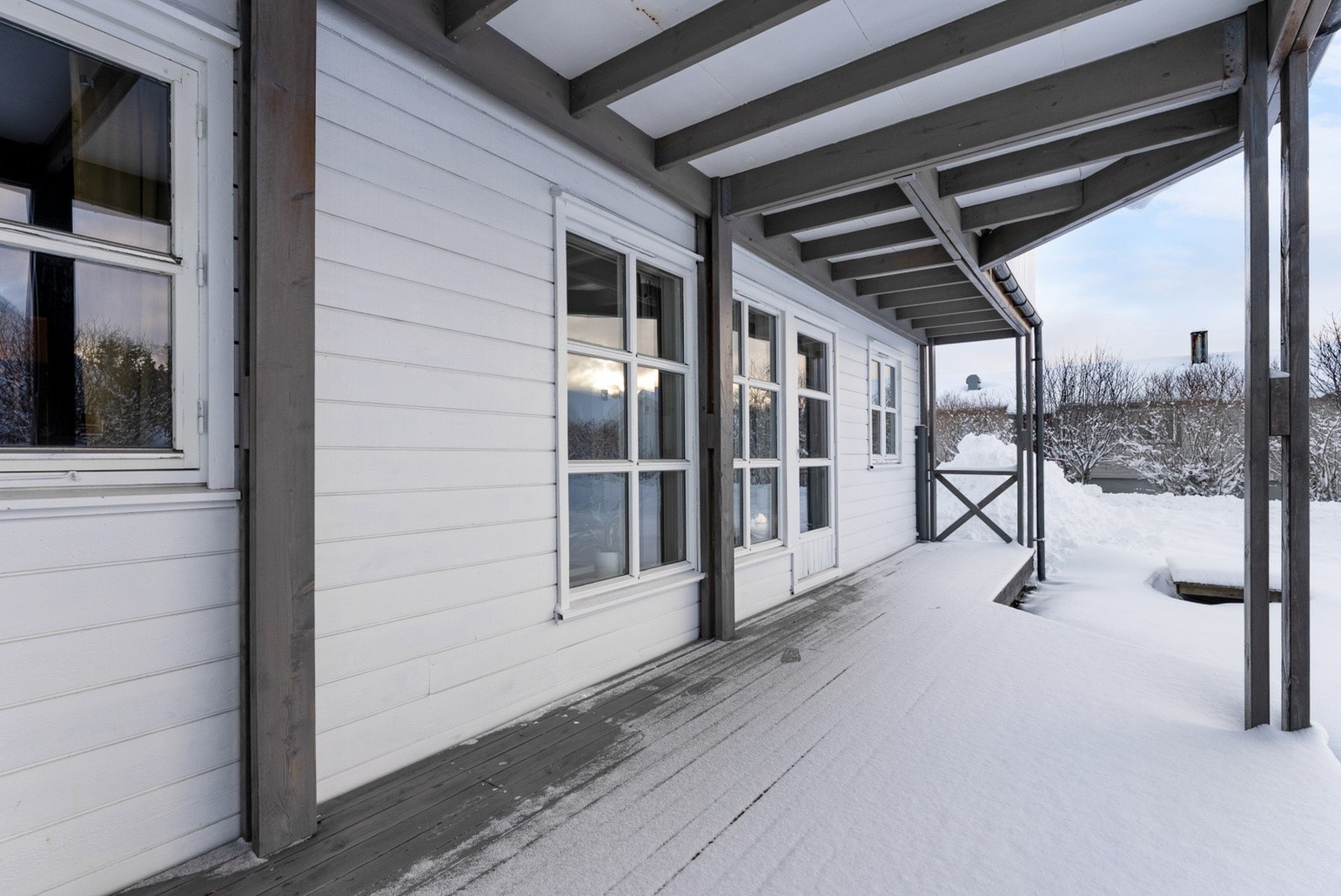 Og det er godt med plass for diverse utemøblement. Galleribilde