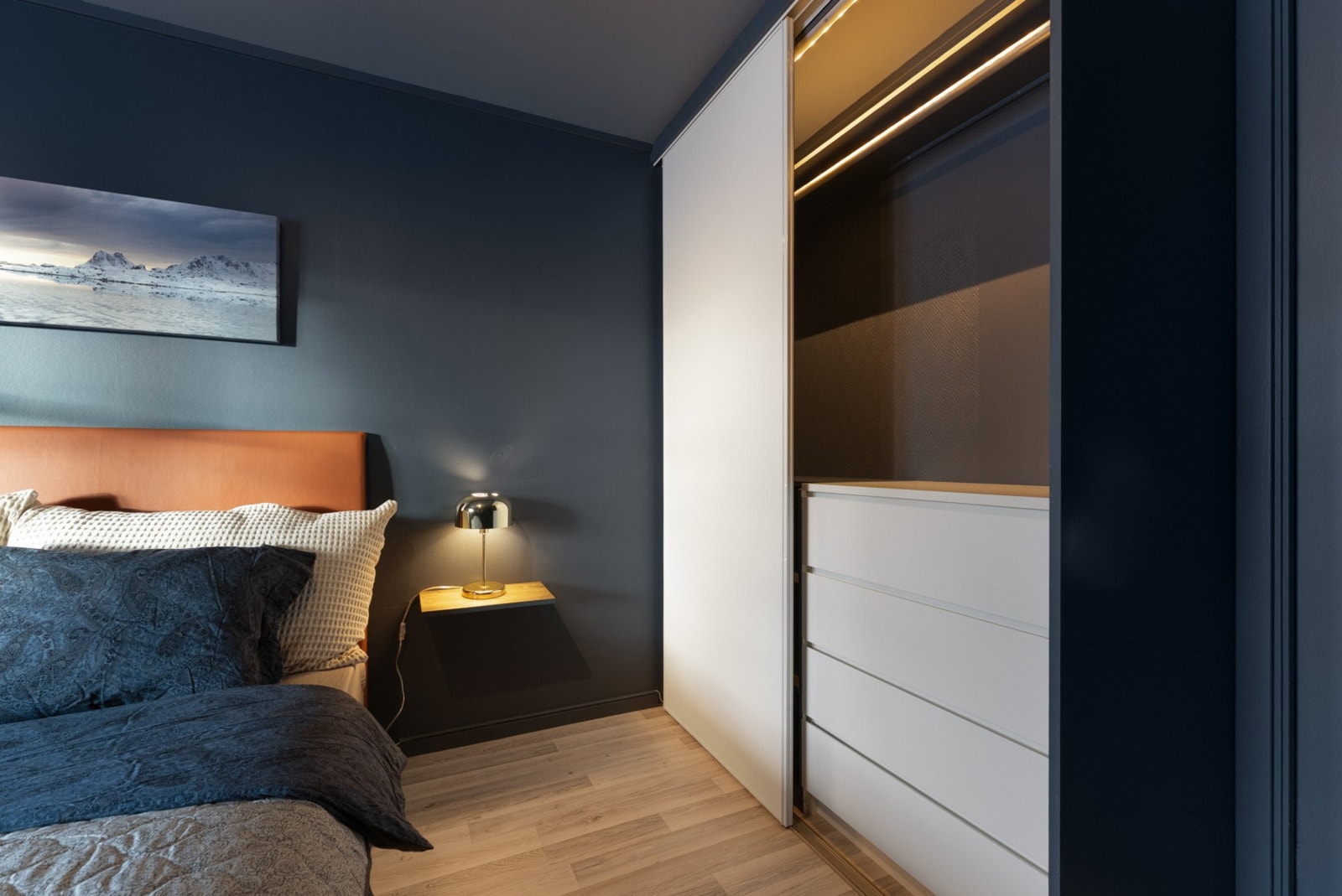 I tillegg til gode garderobeløsninger for oppbevaring. Galleribilde