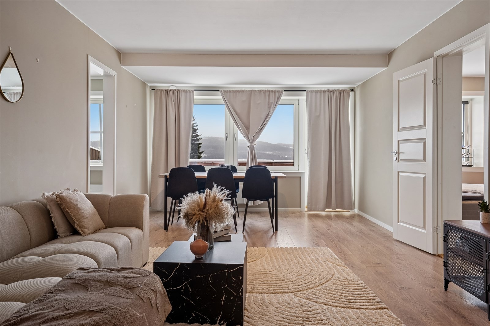 Velkommen til denne pent oppussede leiligheten i Barkvegen 22! Foto: Efkt/Ole Kaldal Galleribilde