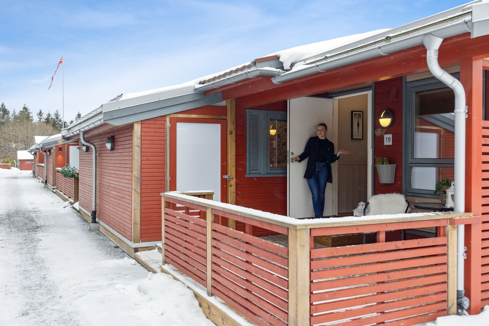 La oss ta turen inn! (Ja, Julie tar deg i mot med et stort smil på visning også) Galleribilde