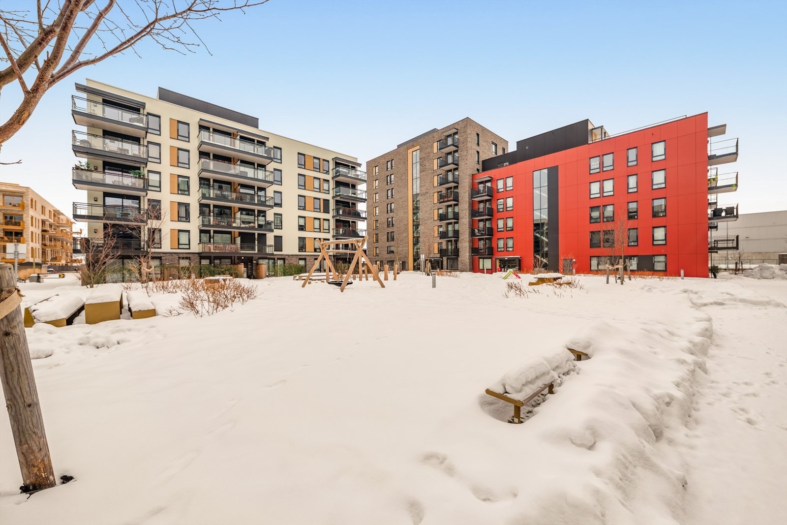 Borettslaget har pent opparbeidede fellesområder. Galleribilde