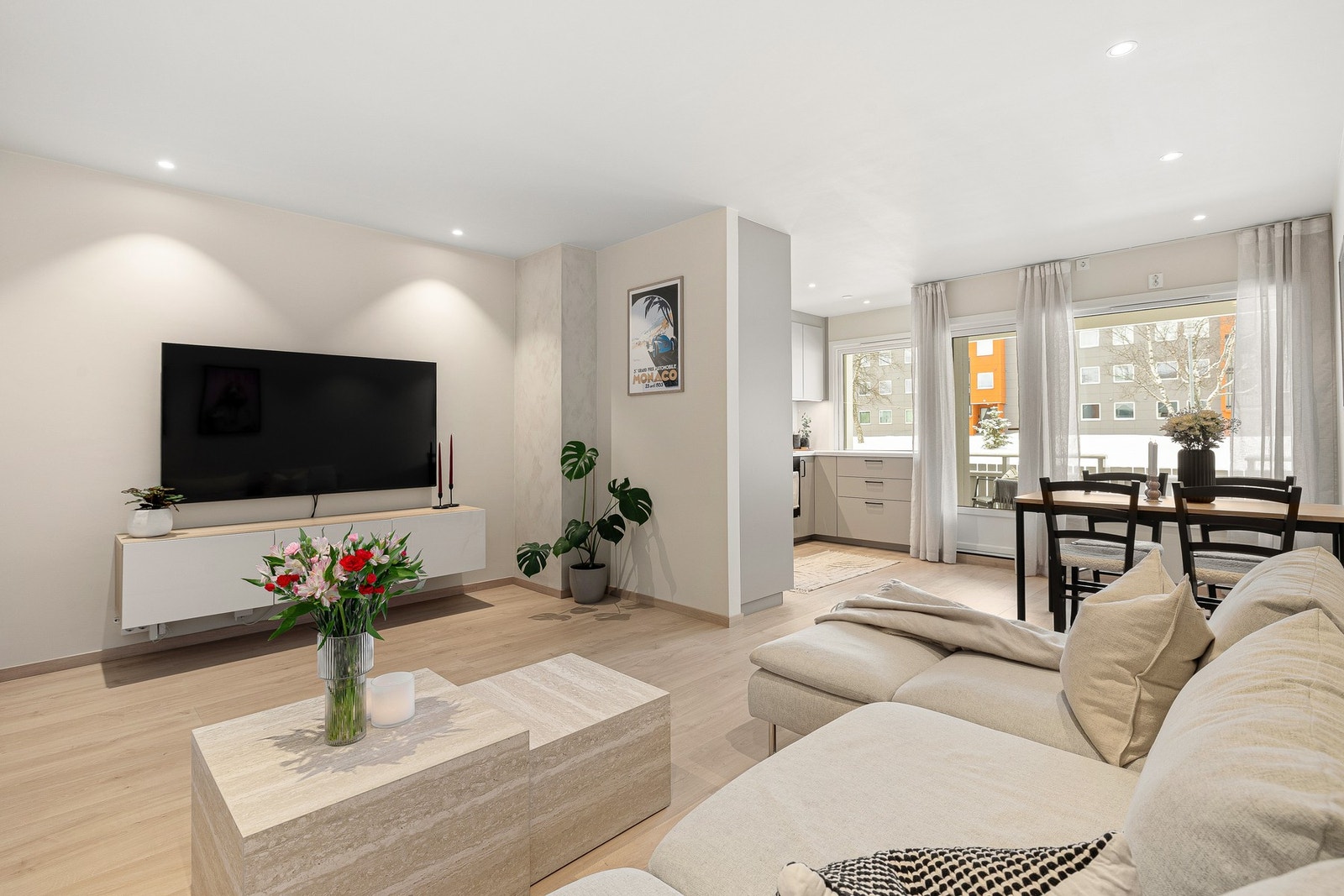 Velkommen til Østre Hallsetvangen 5 A, presentert av EiendomsMegler 1 ved Christian Furuhaug Aa. Galleribilde