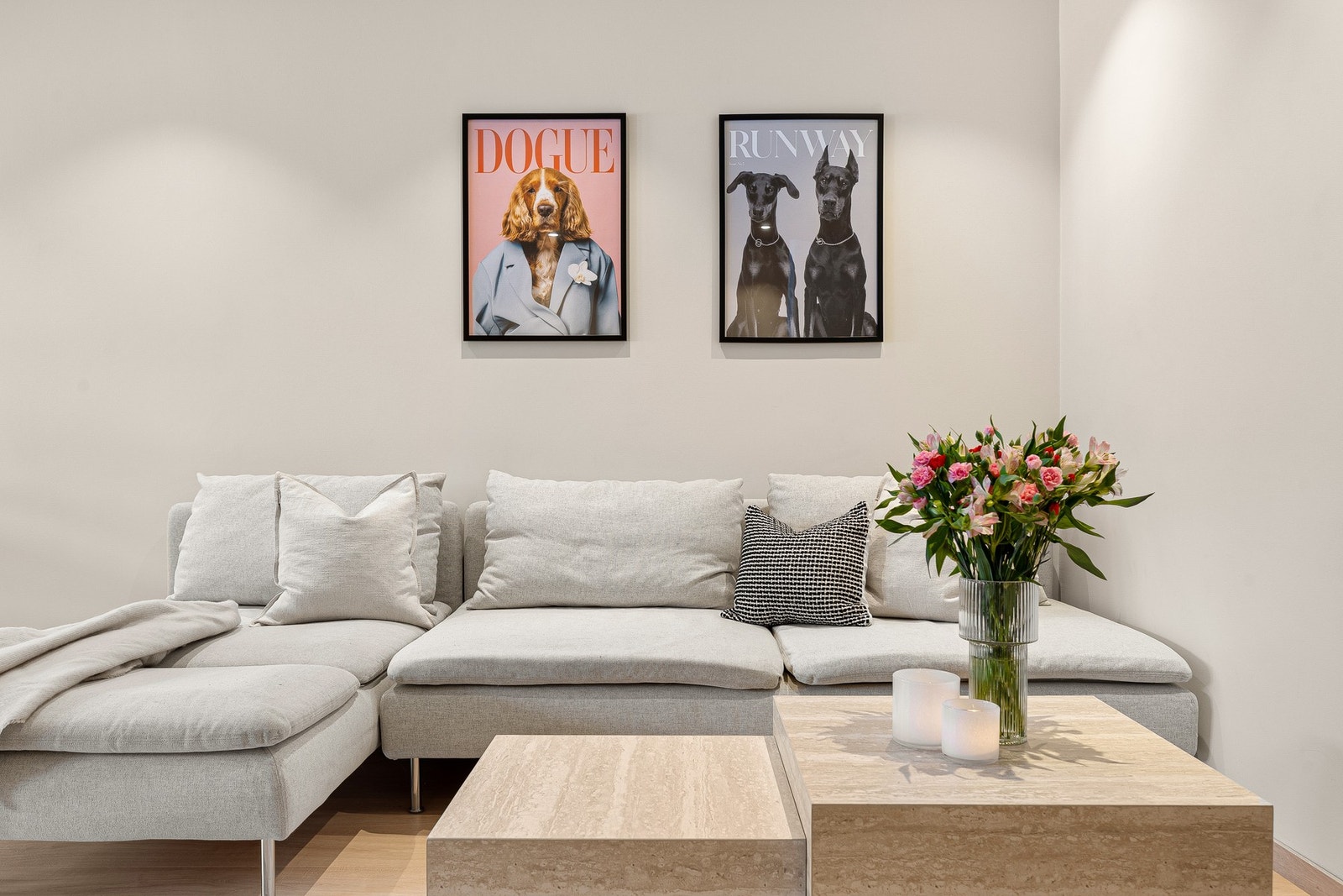 På stuen er det god plass til en hyggelig sofakrok. Galleribilde