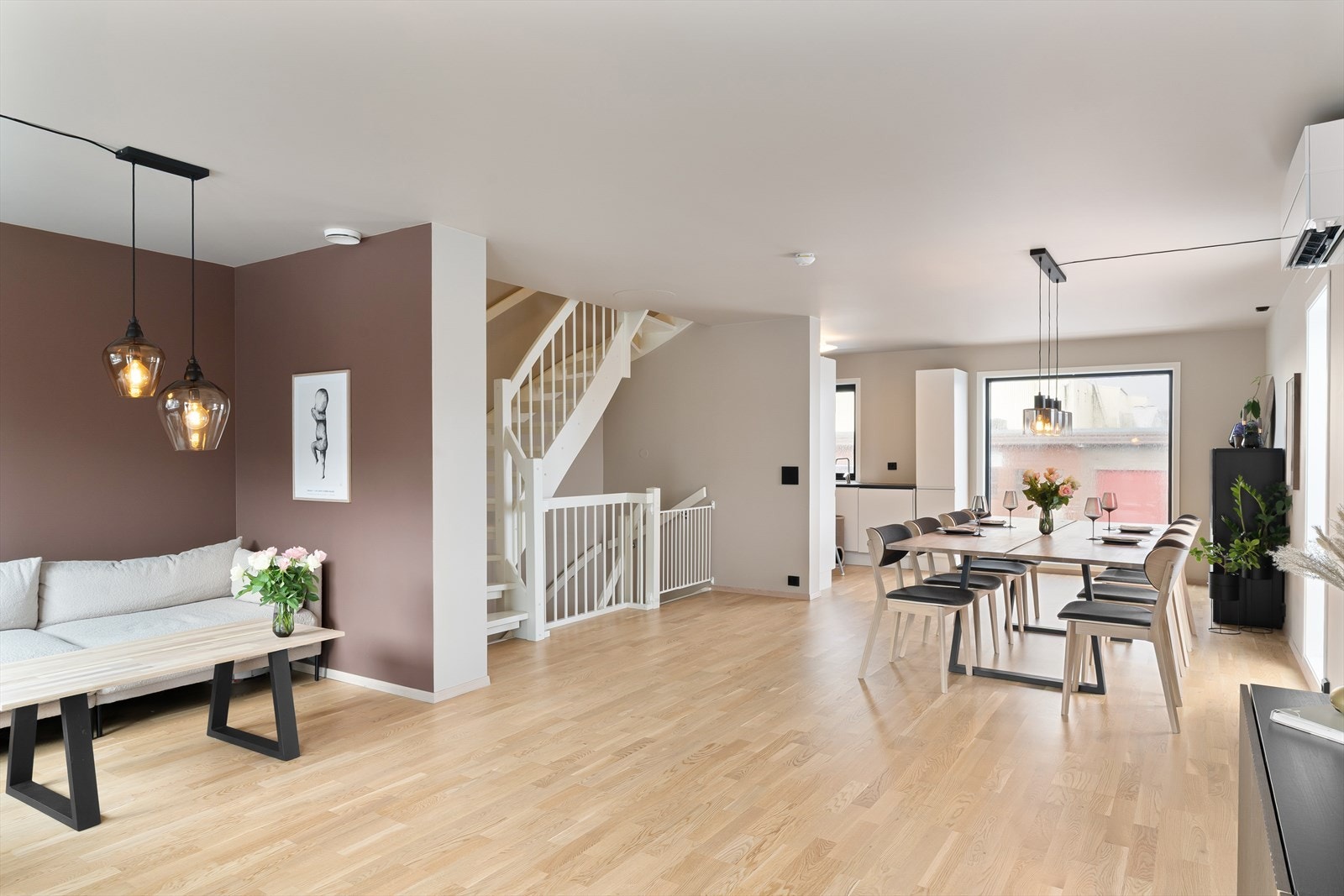 Det er installert varmepumpe. Det er mulighet for vedovn Galleribilde