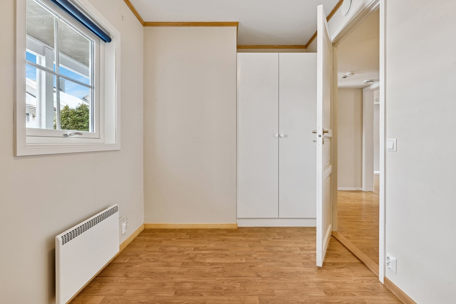 Soverommet er utstyrt med garderobeskap Galleribilde