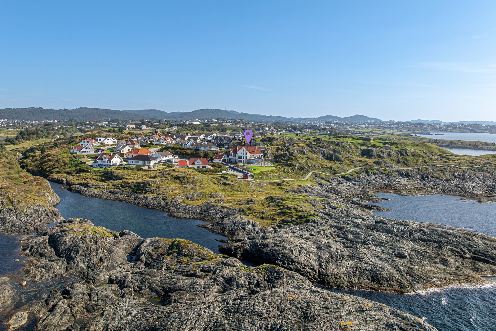 Super beliggenhet, kun 3-4 km til Haugesund sentrum m/alle fasiliteter. Galleribilde