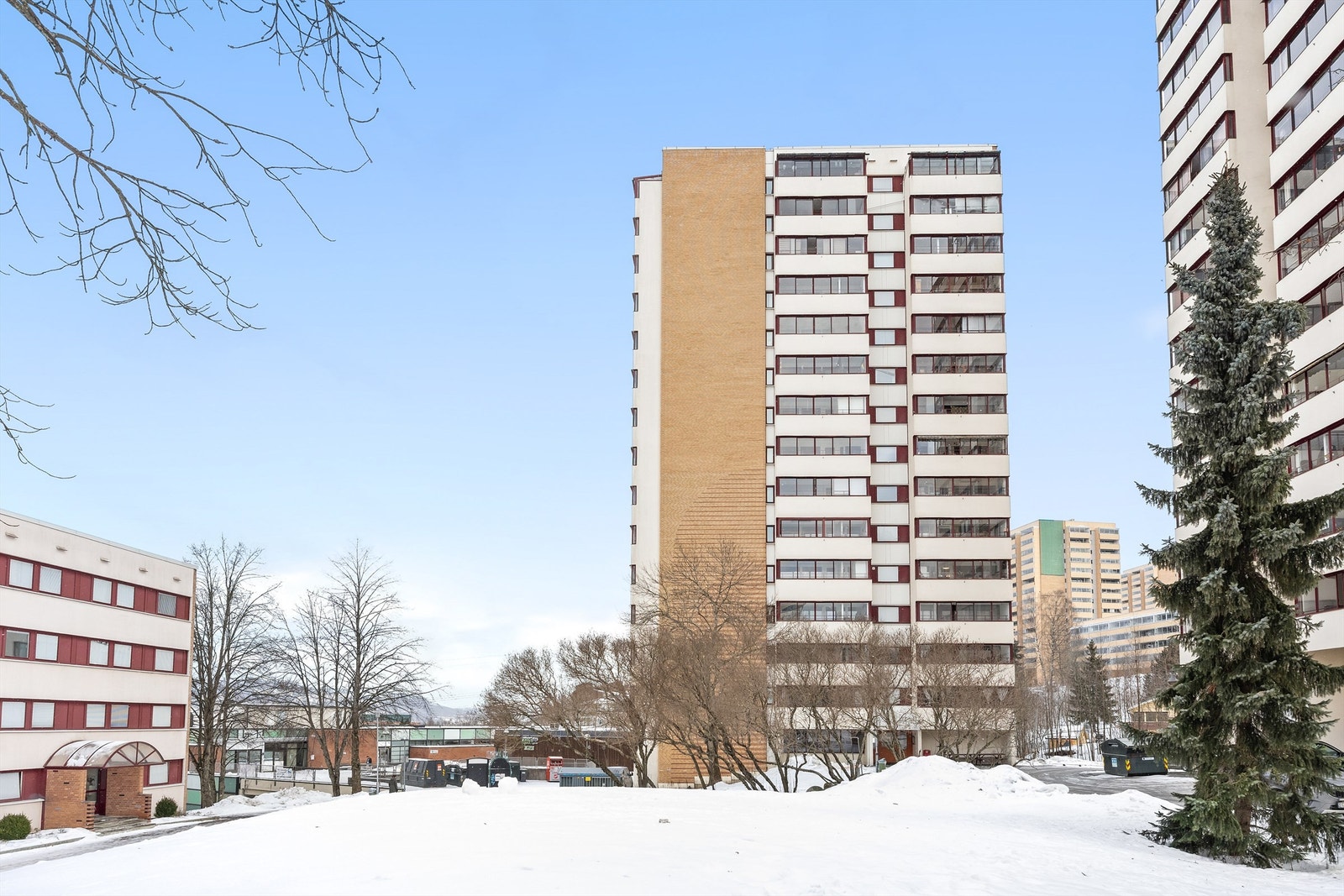 Dette er en 1-roms leilighet med god beliggenhet på Trosterud med nærhet til både offentlig kommunikasjon og marka Galleribilde