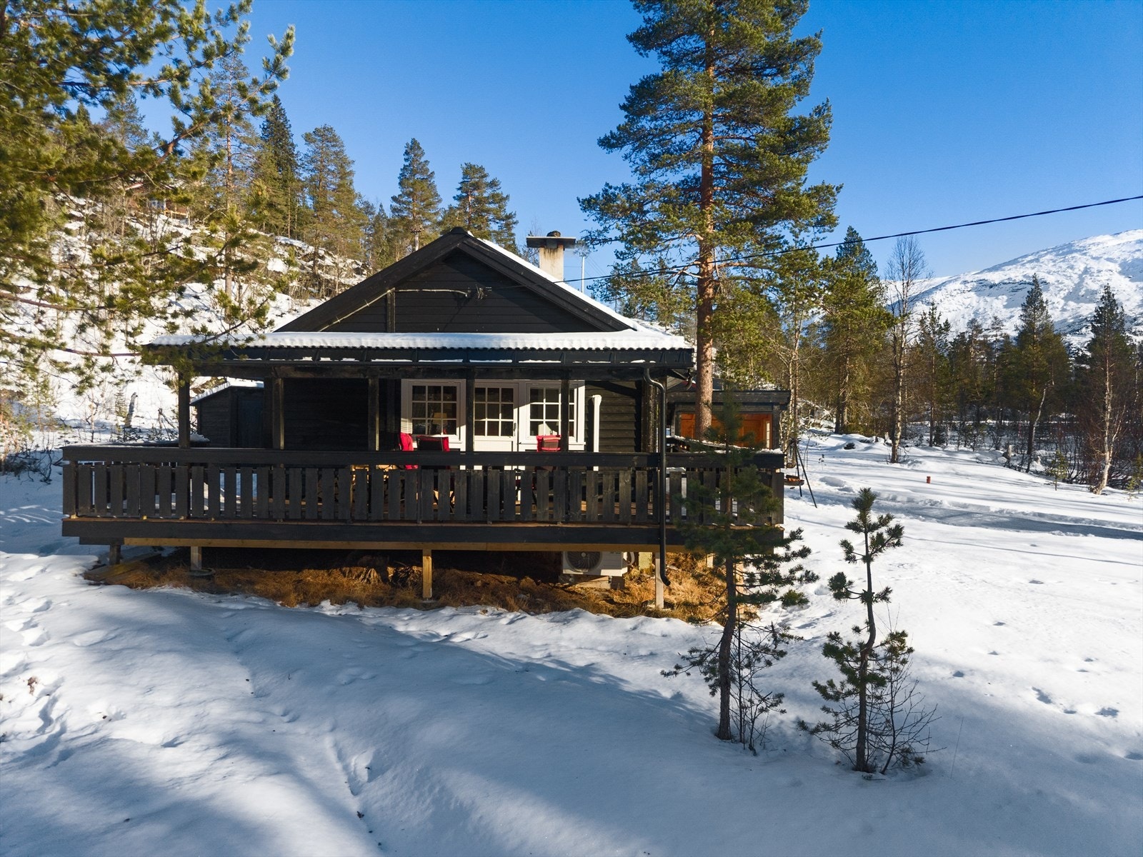 Fjellturer - det være til fots, på fjellski eller randonnee - finner du i alle tenkelige retninger Galleribilde