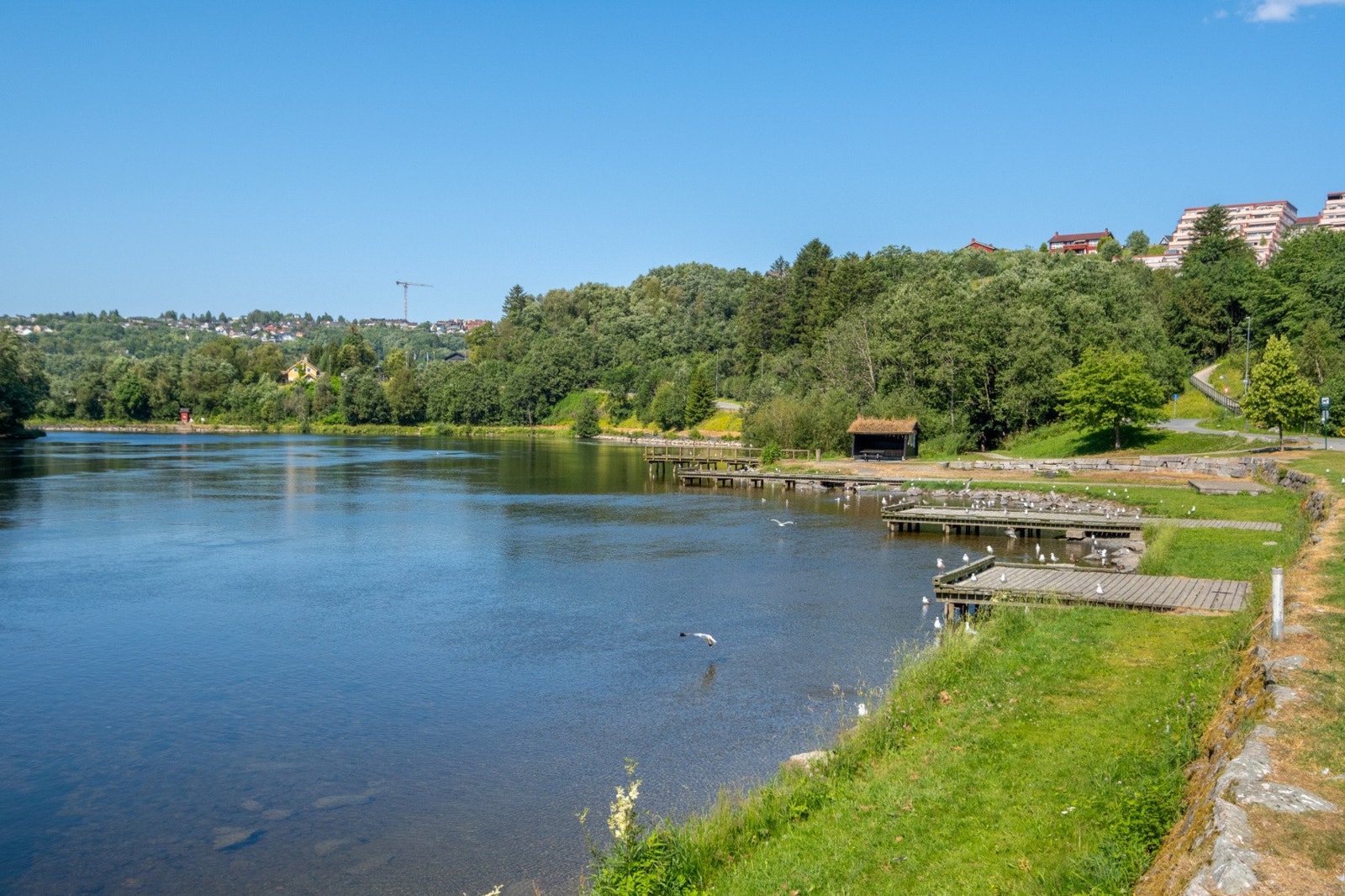 Flotte parkområder ved Nedre Leirfoss som kun er en kort spasertur unna. Galleribilde