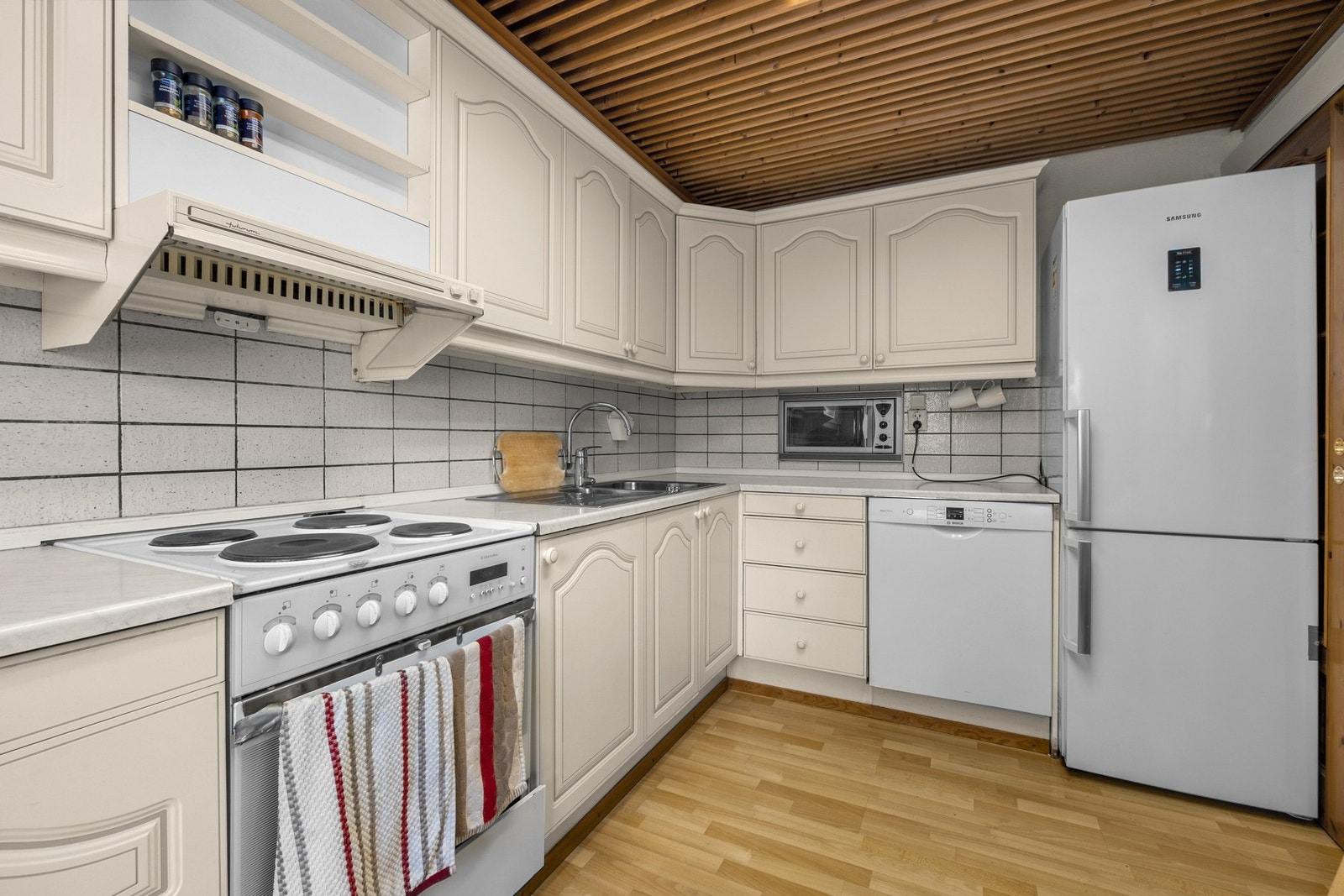 Kjøkkenet er på 9,5 kvm og er levert av Sigdal. Galleribilde