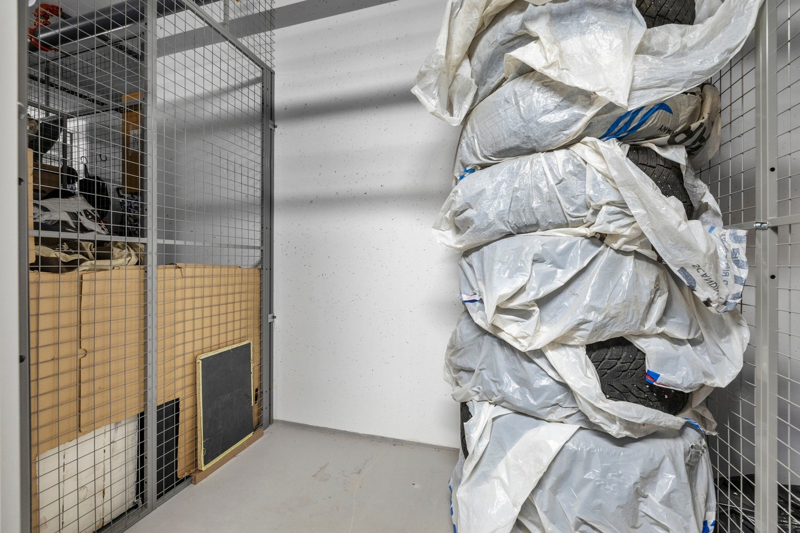 Godt med oppbevaringsplass i bod. Galleribilde