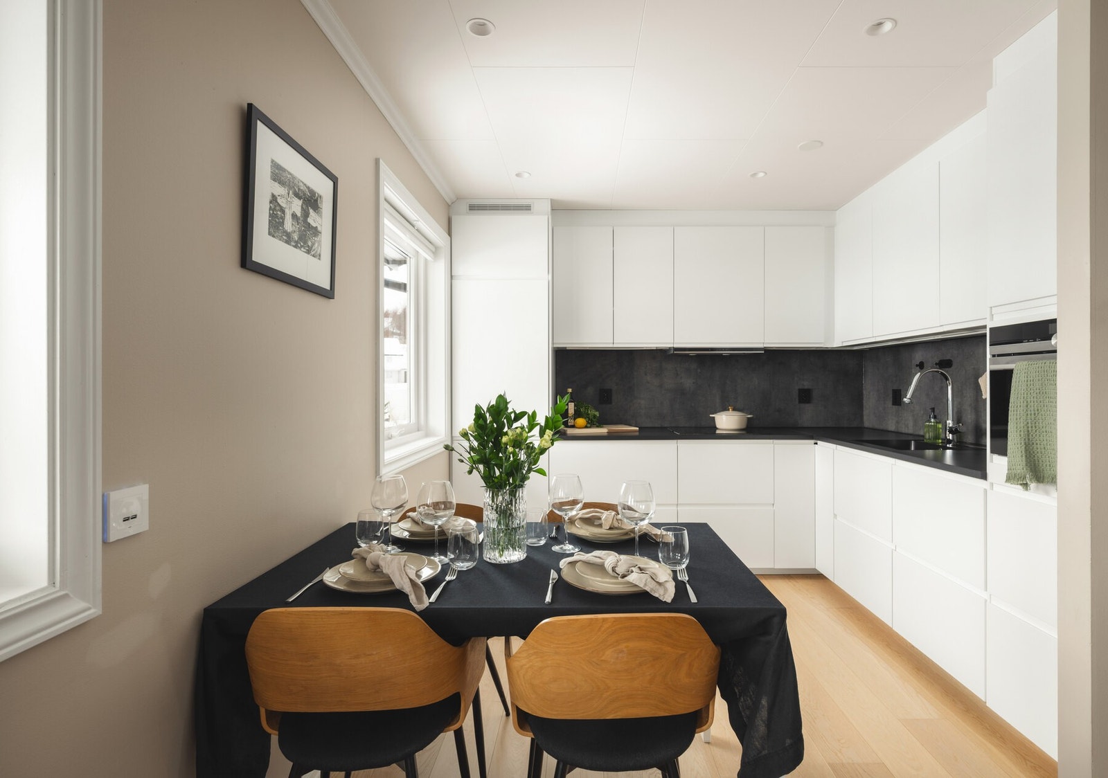 Tidsriktig IKEA- kjøkken fra 2018 Galleribilde