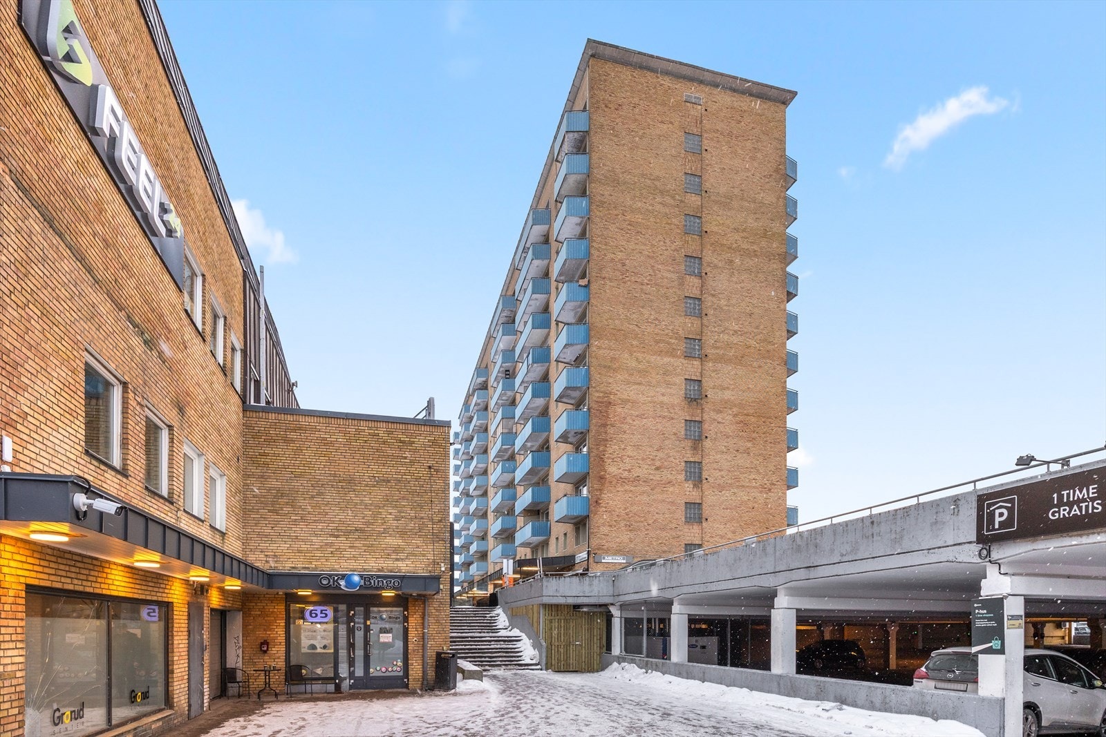 Eiendommen er et kombinert sameie med 97 boligseksjoner og 34 næringsseksjoner. Galleribilde