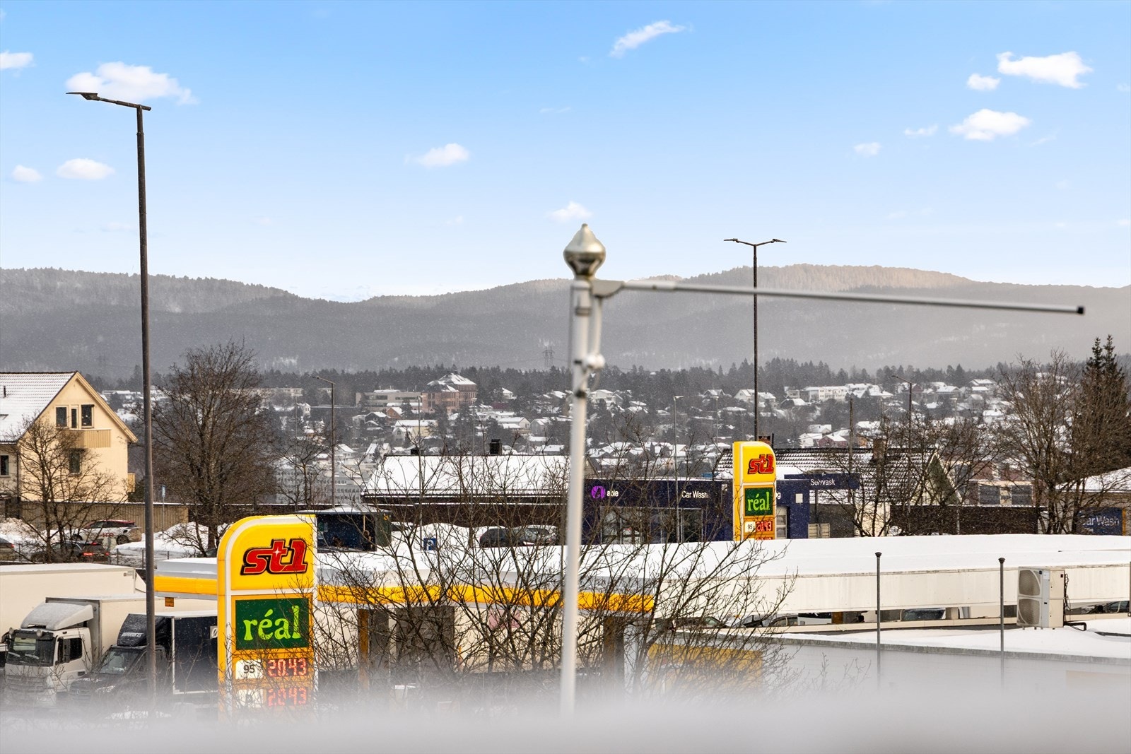 Utsikt mot de skogkledde åsene som omkranser Groruddalen. Galleribilde