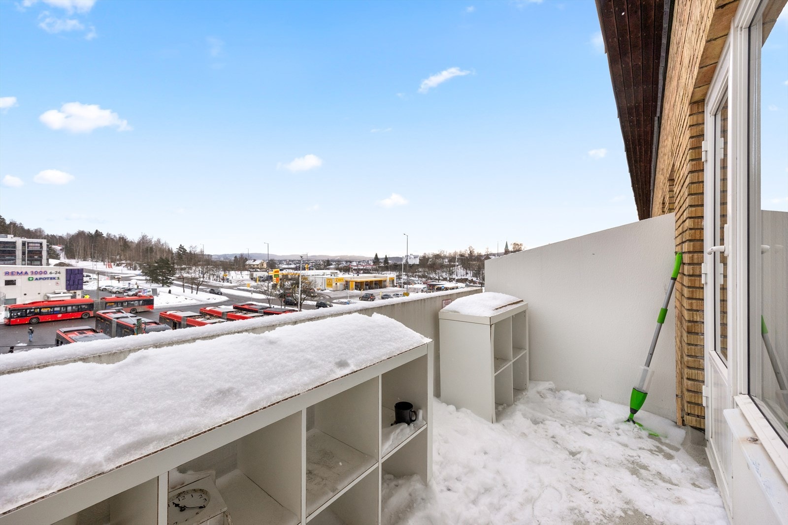 Fra stuen er det utgang til en balkong på 6 m². Galleribilde