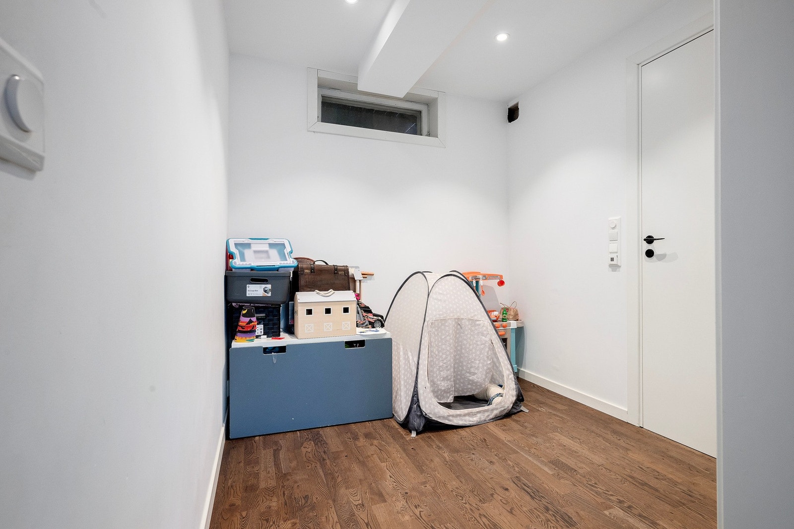 Innredet rom som gir ekstra plass til oppbevaring. Galleribilde