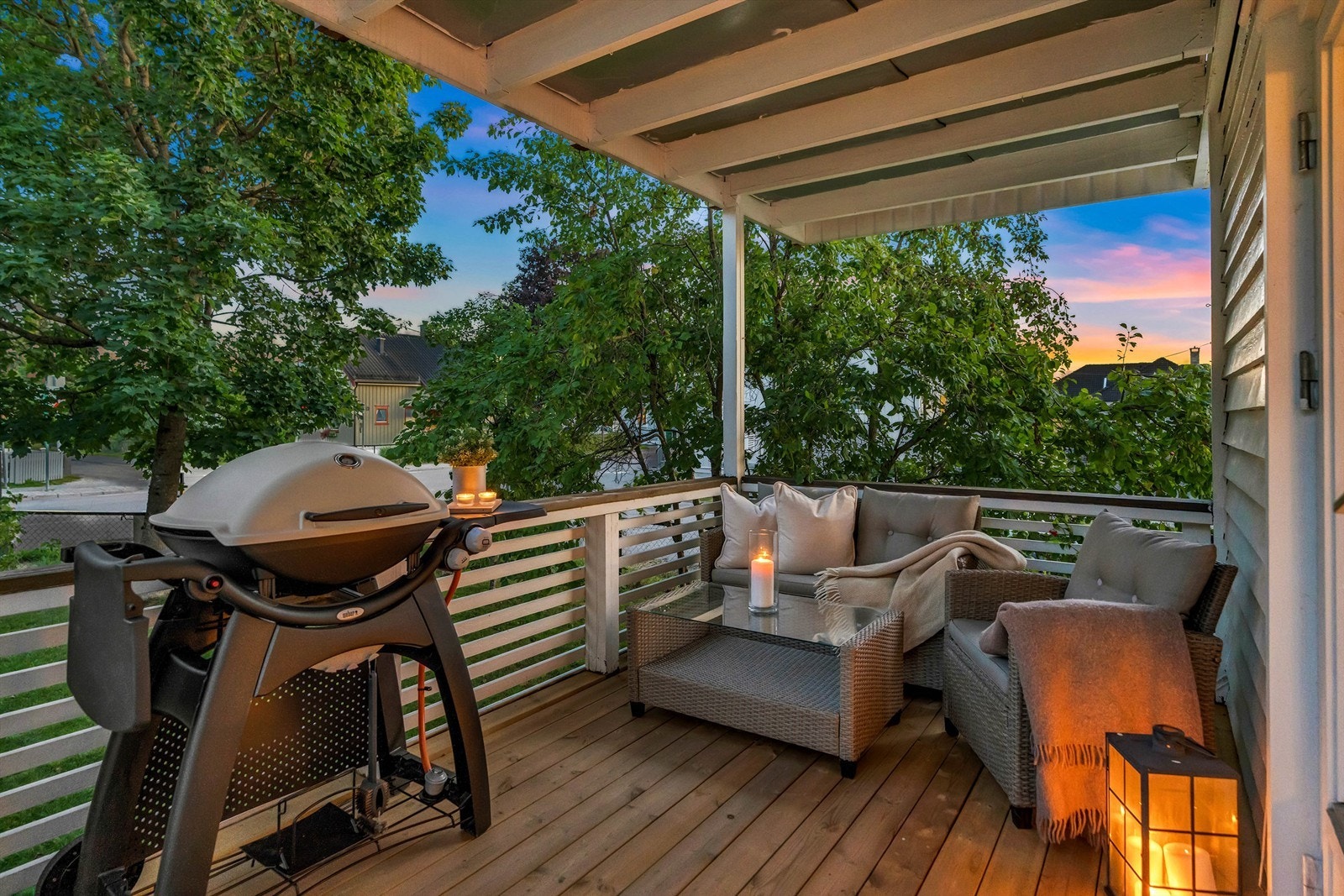 Boligen ligger fint til med gode lys og solforhold. Galleribilde