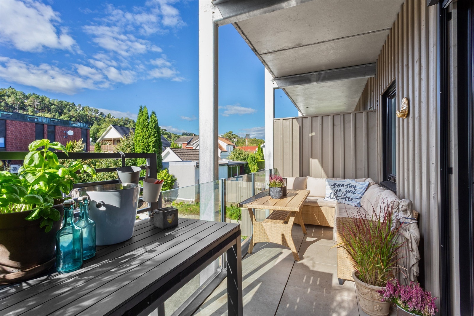 Vestvendt veranda på ca. 24 kvm Galleribilde